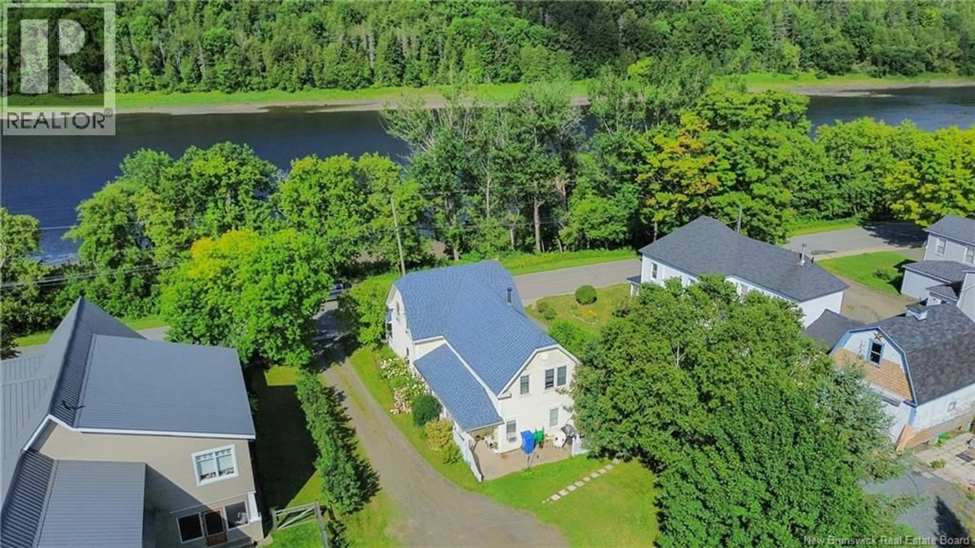 A pic from outside/outdoor area/front of a property/back of a property/a pic from drone, water/lake/river/ocean view for 8682 MAIN STREET, Florenceville-Bristol New Brunswick E7L3G8