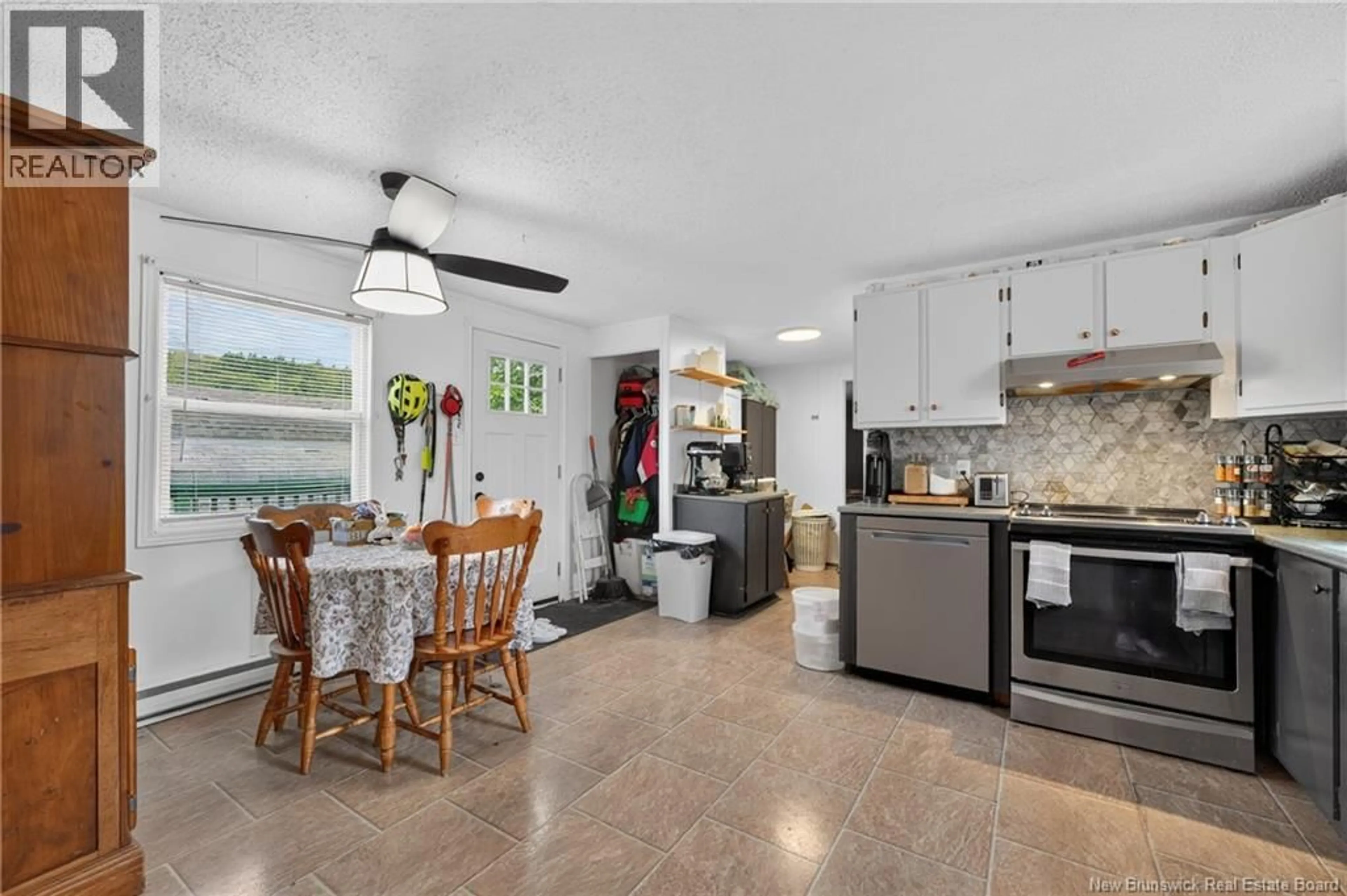 Open concept kitchen, ceramic/tile floor for 33 GLENVIEW DRIVE, Saint John New Brunswick E2H2R5