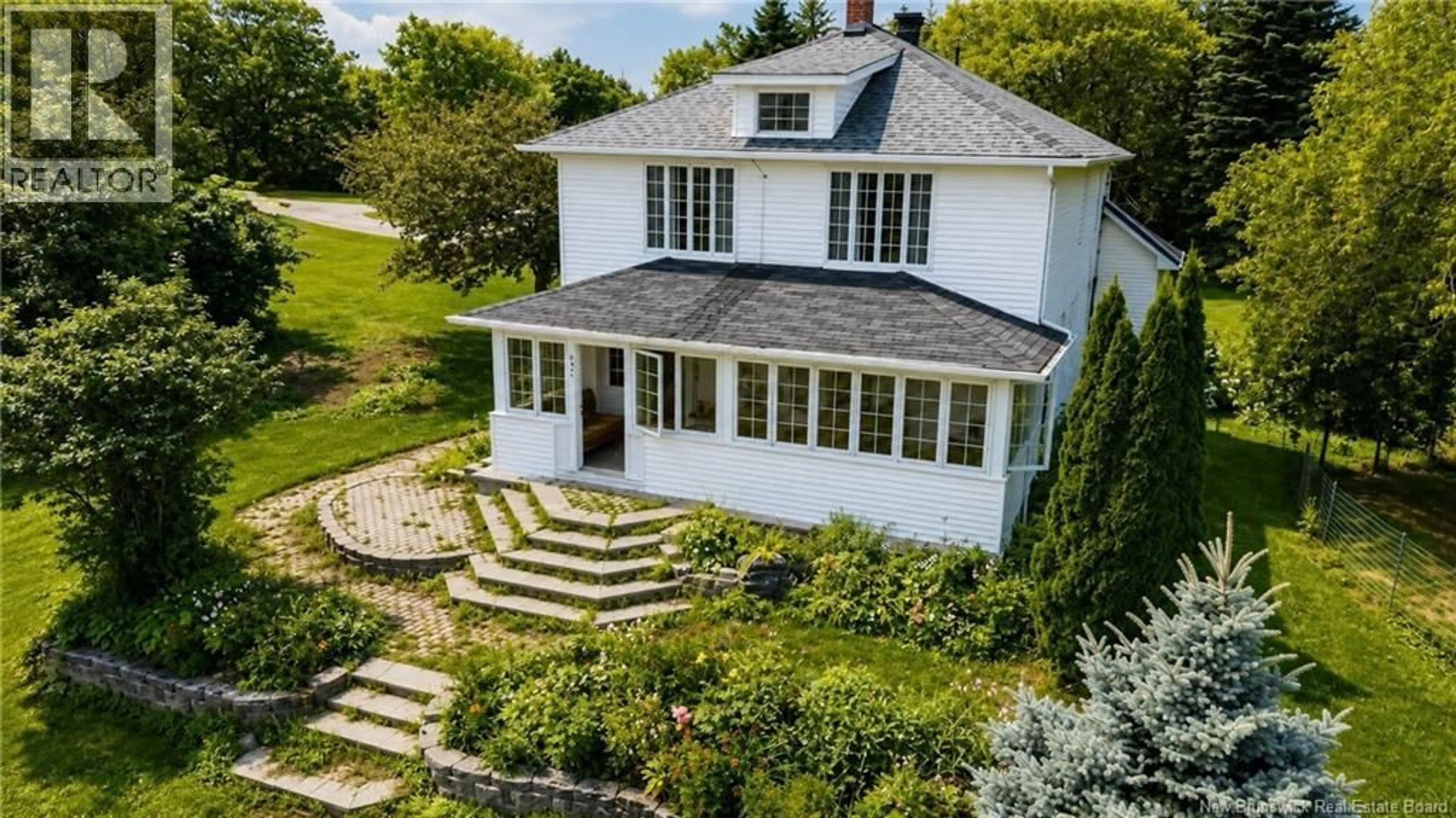 A pic from outside/outdoor area/front of a property/back of a property/a pic from drone, unknown for 650 WEST DRIVE, Bathurst New Brunswick E2A6L8