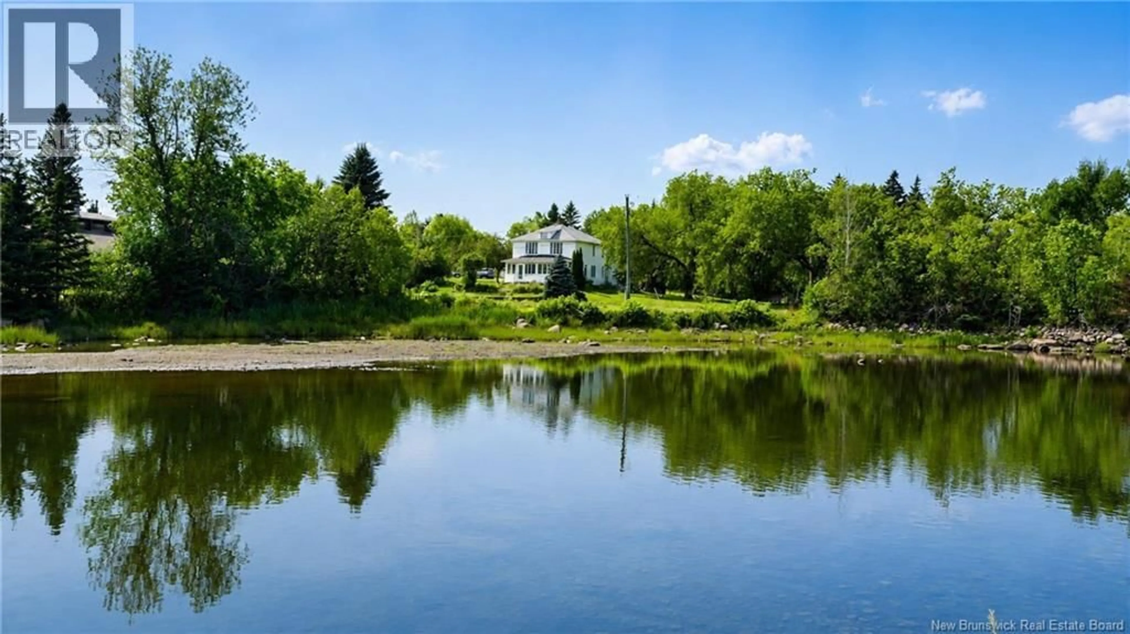 A pic from outside/outdoor area/front of a property/back of a property/a pic from drone, water/lake/river/ocean view for 650 WEST DRIVE, Bathurst New Brunswick E2A6L8