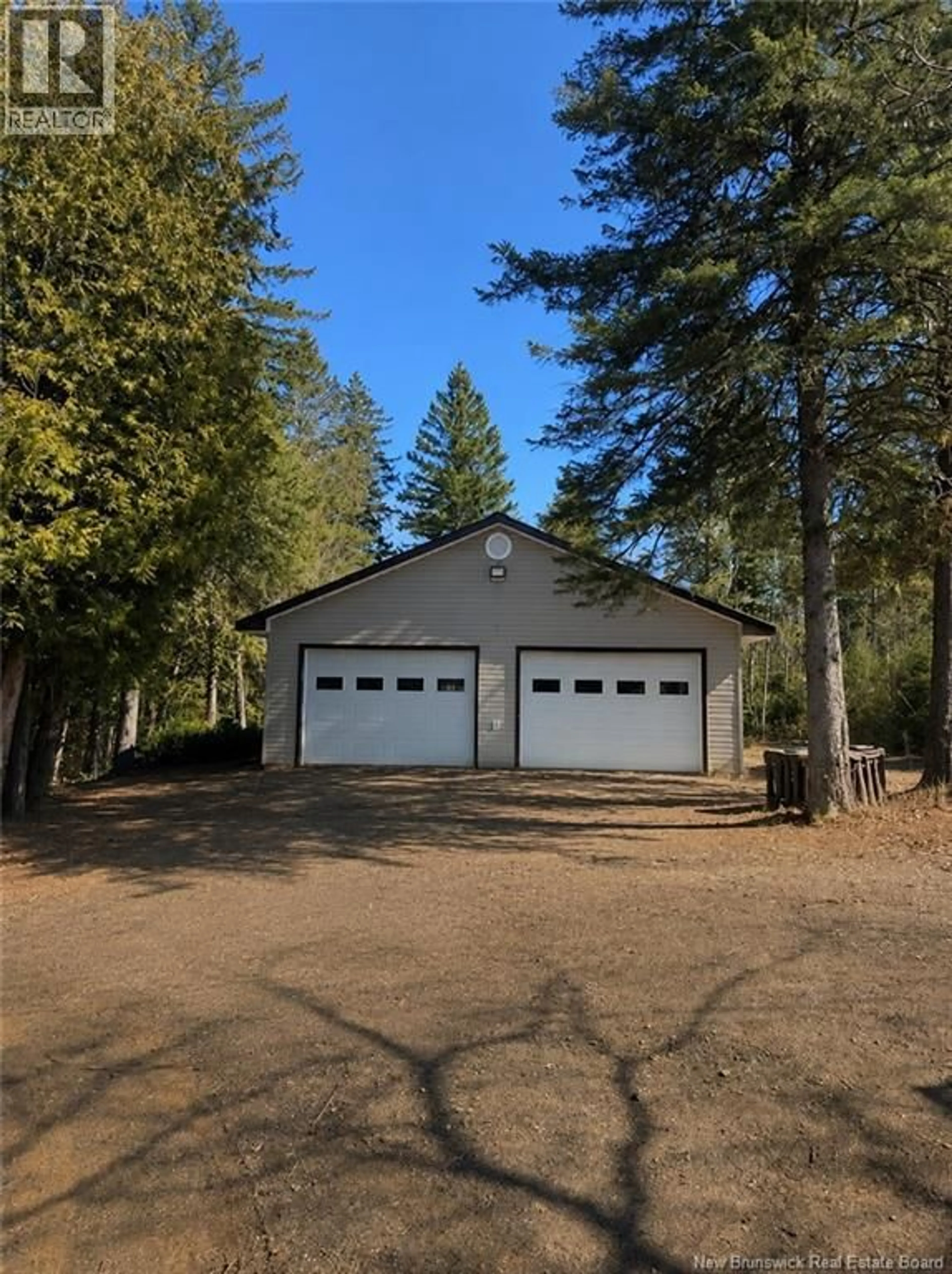 Indoor garage for 1105 ROUTE 595, Central Waterville New Brunswick E6G2K4
