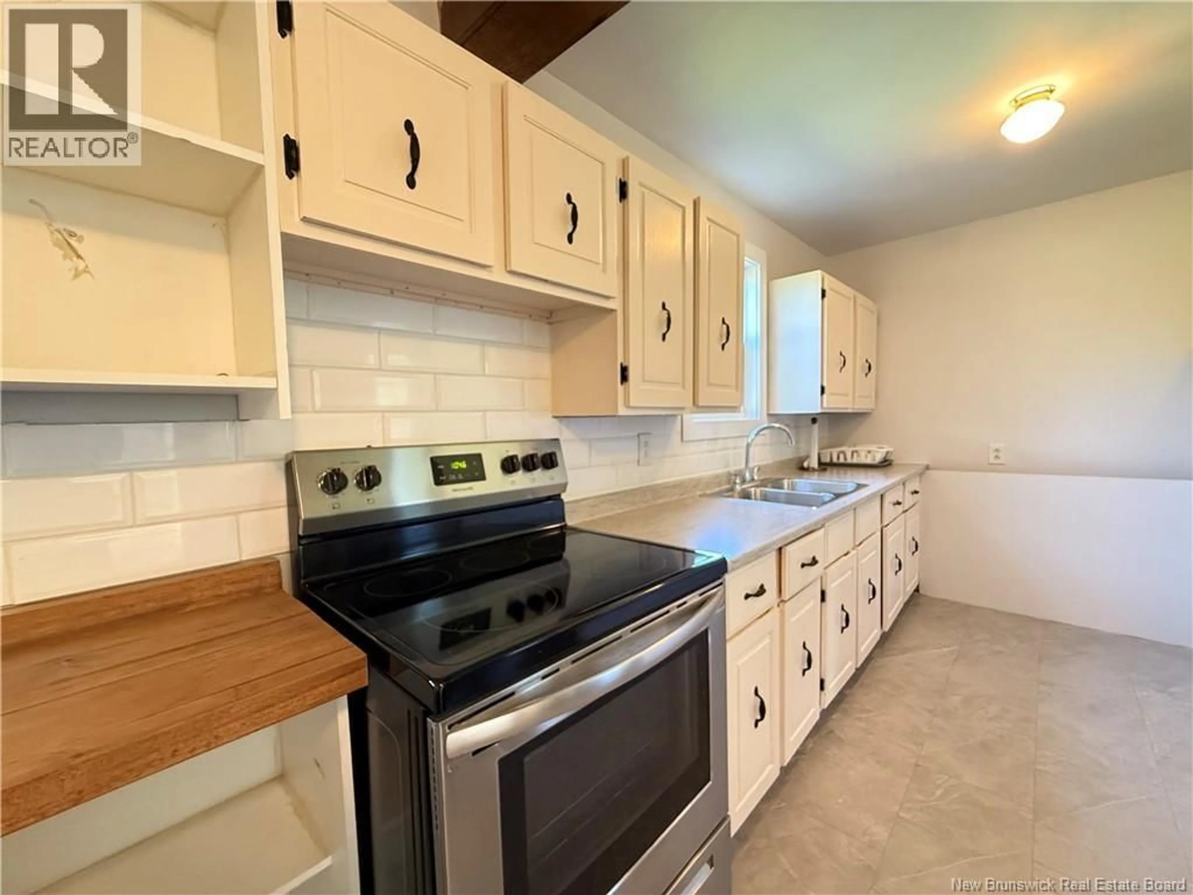 Standard kitchen, ceramic/tile floor for 6 ALCORN DRIVE, Blackville New Brunswick E9B1N8