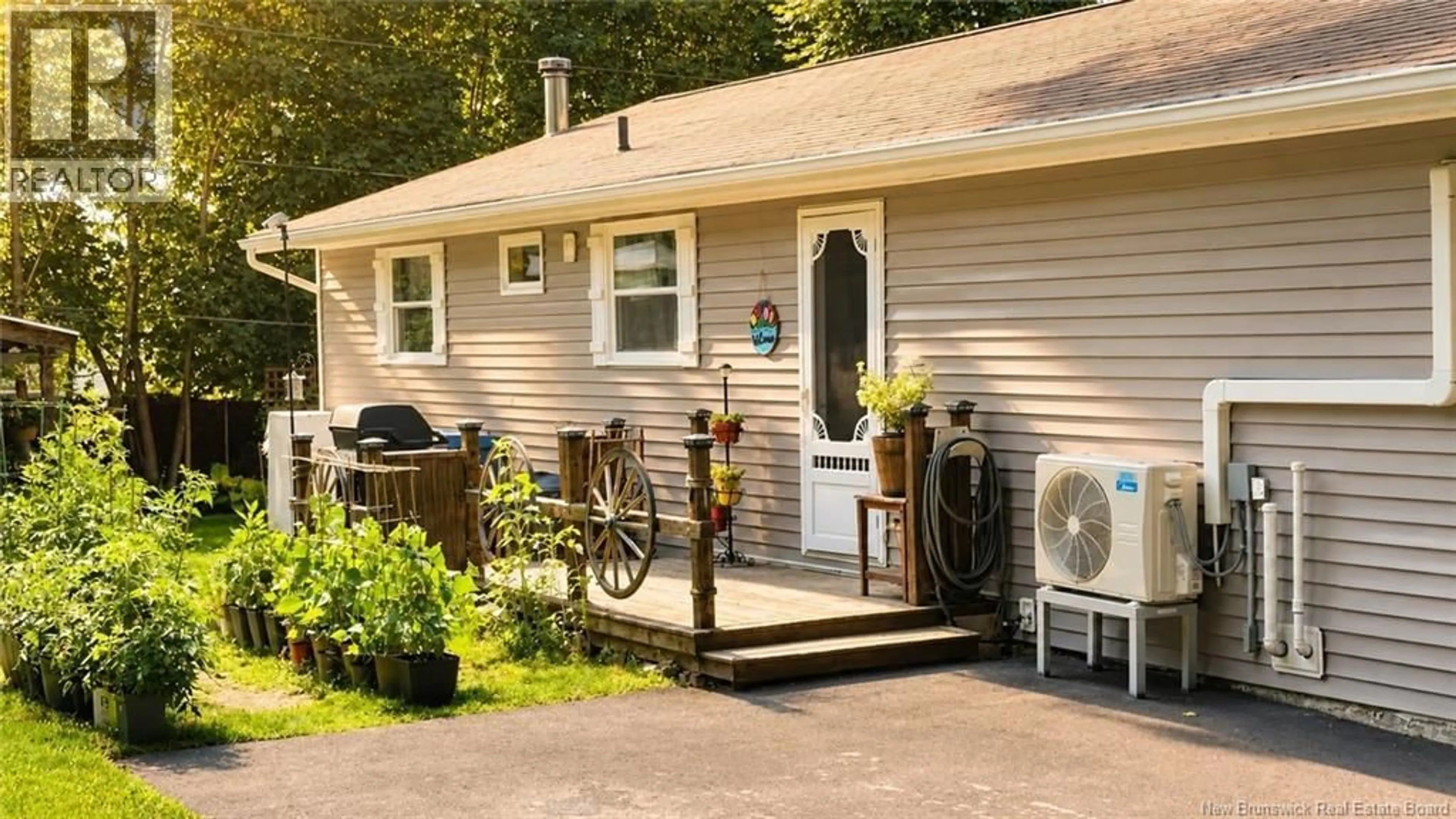 Home with vinyl exterior material, street for 165 SAINT JOHN STREET, Woodstock New Brunswick E7M2T9