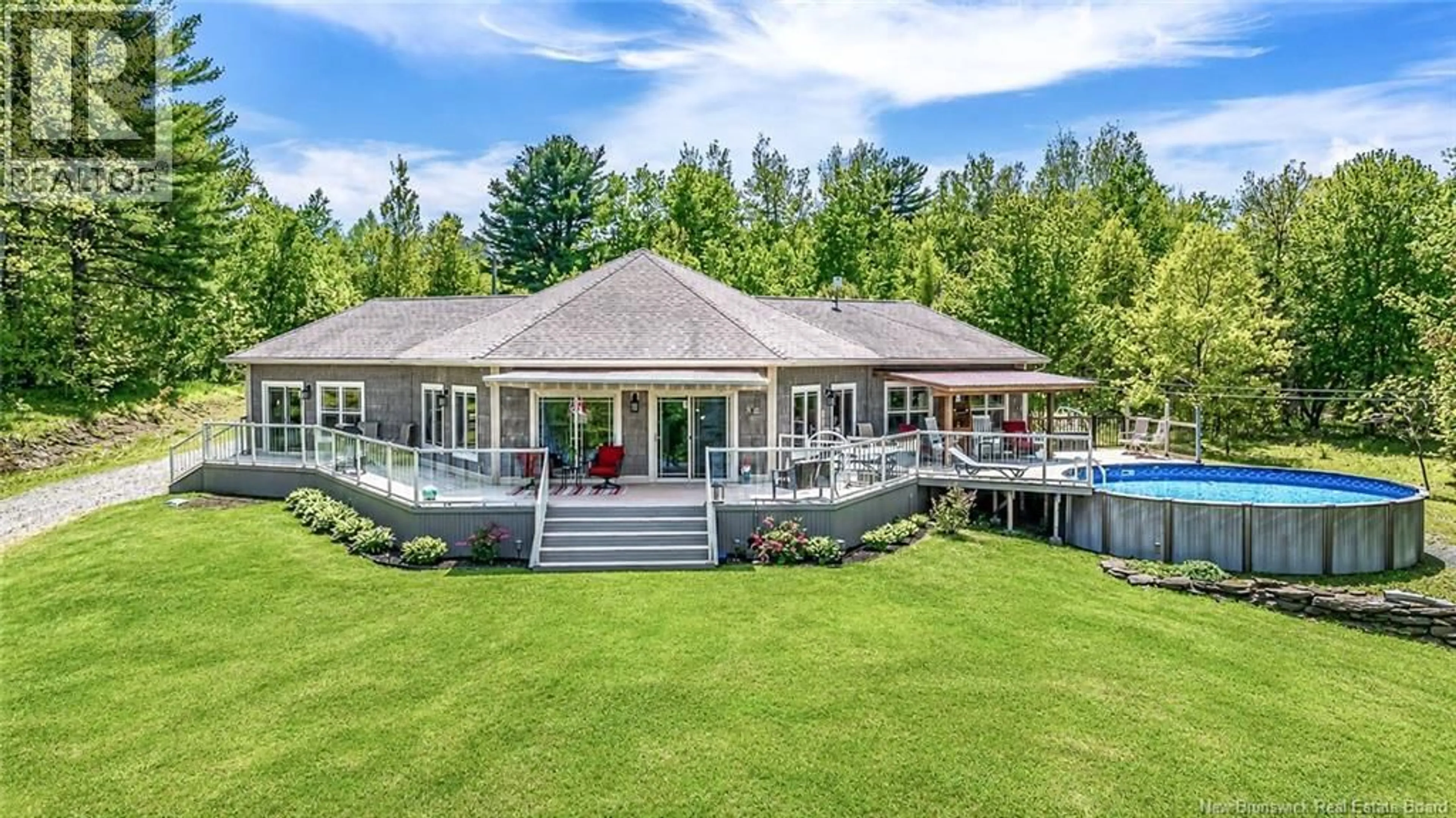 A pic from outside/outdoor area/front of a property/back of a property/a pic from drone, water/lake/river/ocean view for 1419 102 ROUTE, Upper Gagetown New Brunswick E5M1P5
