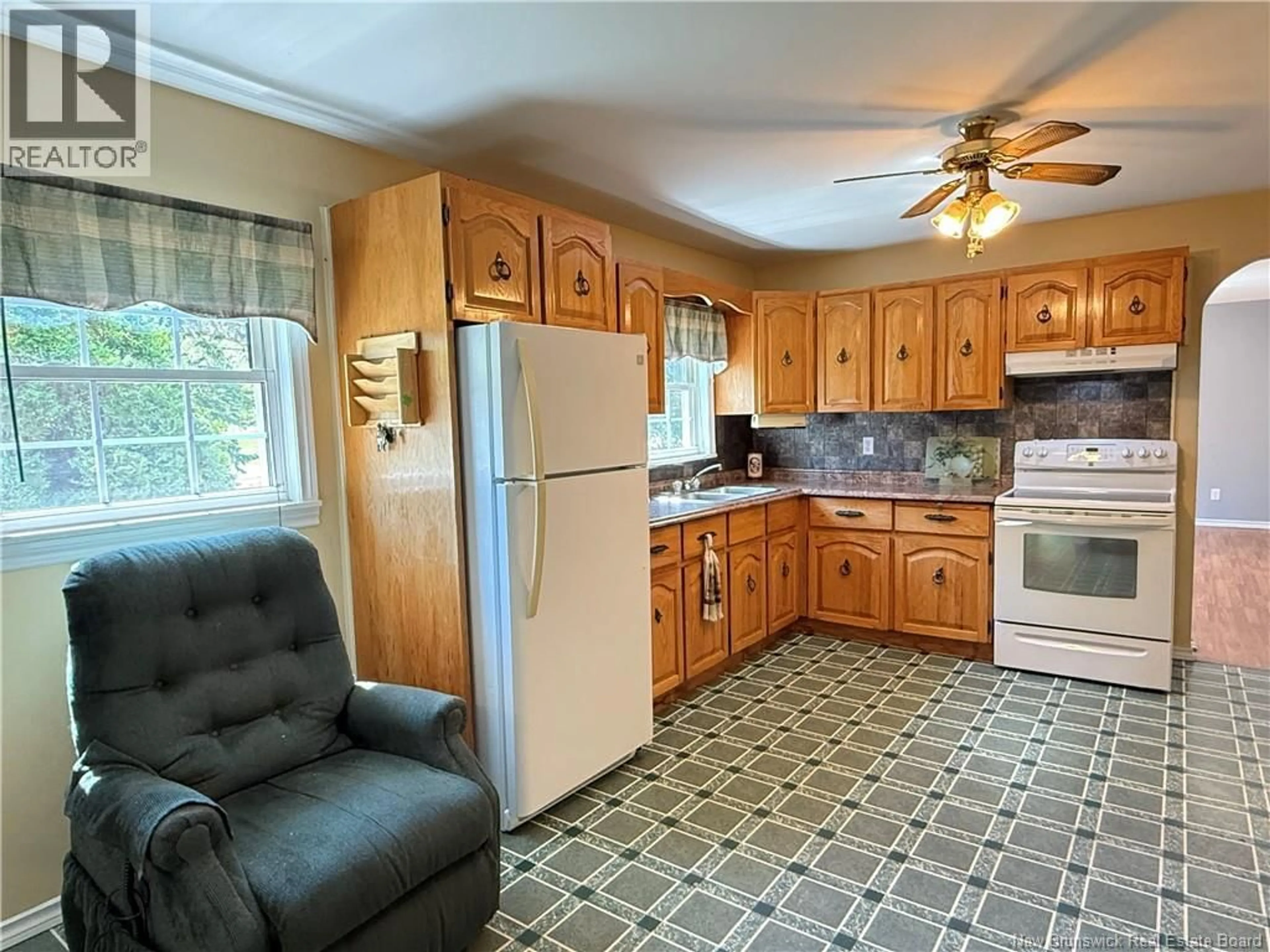 Standard kitchen, ceramic/tile floor for 2467 ROUTE 118, McKinleyville New Brunswick E9E2H4