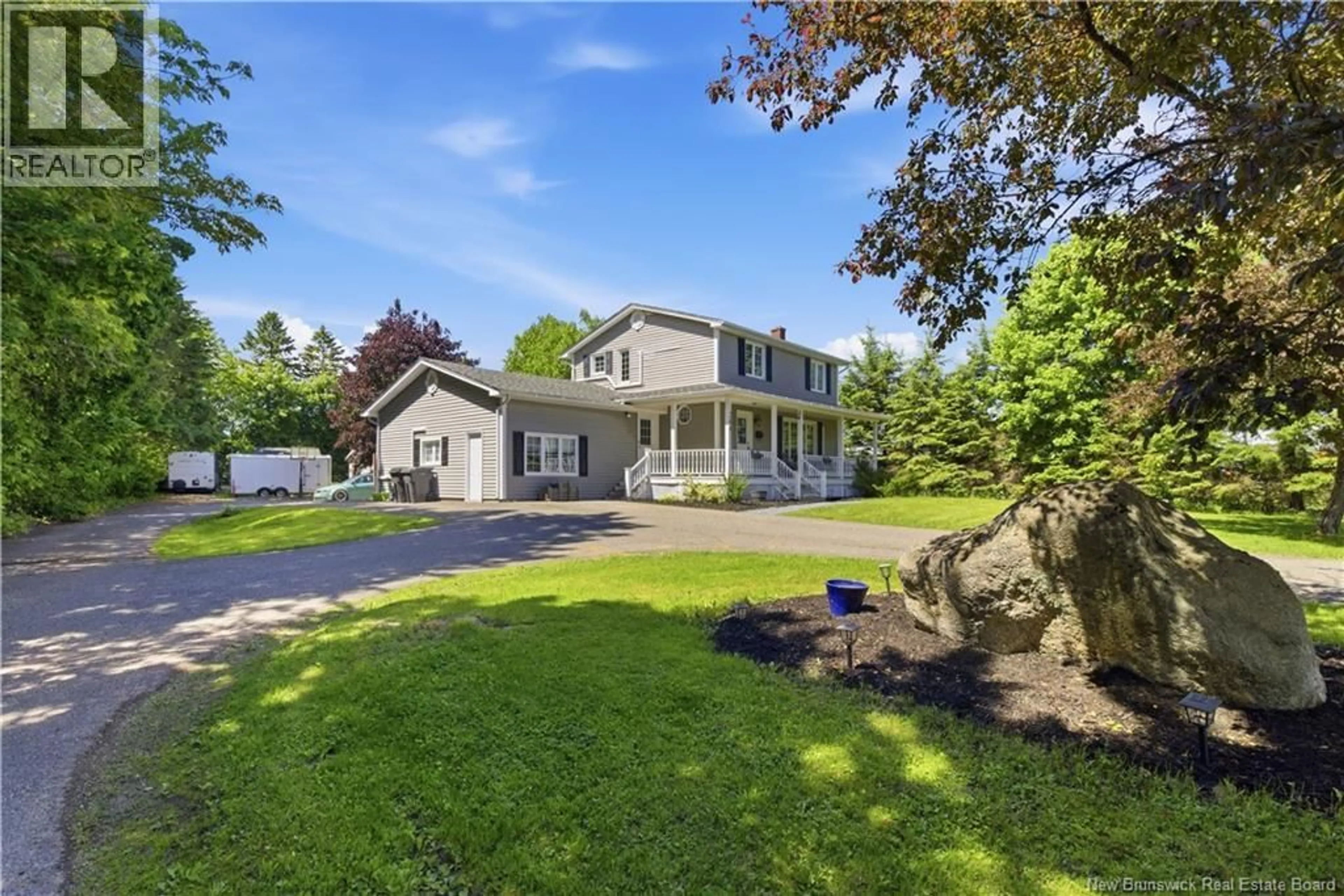 A pic from outside/outdoor area/front of a property/back of a property/a pic from drone, unknown for 284 NEW MARYLAND HIGHWAY, New Maryland New Brunswick E3C2H4