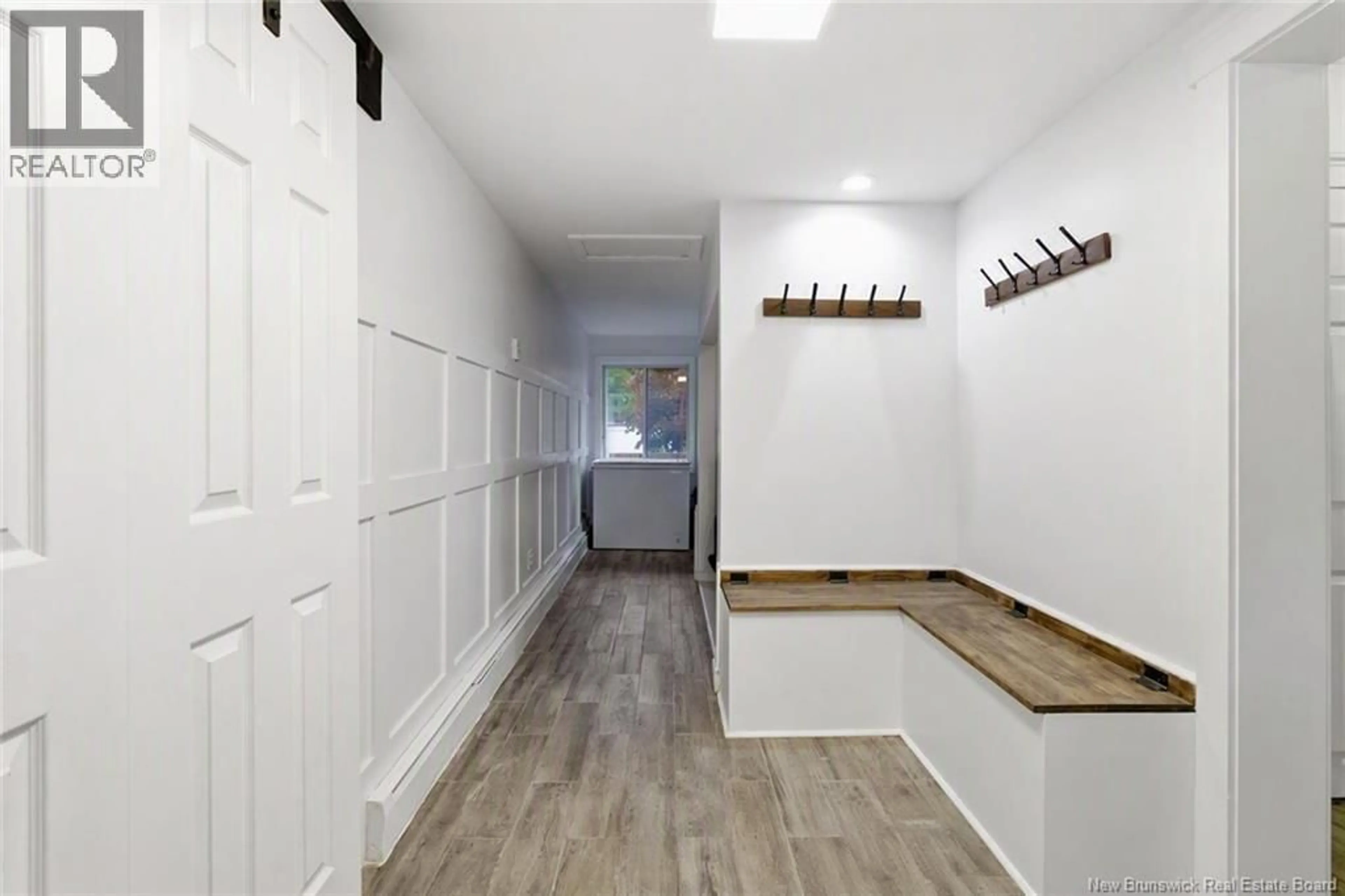 Indoor entryway for 284 NEW MARYLAND HIGHWAY, New Maryland New Brunswick E3C2H4