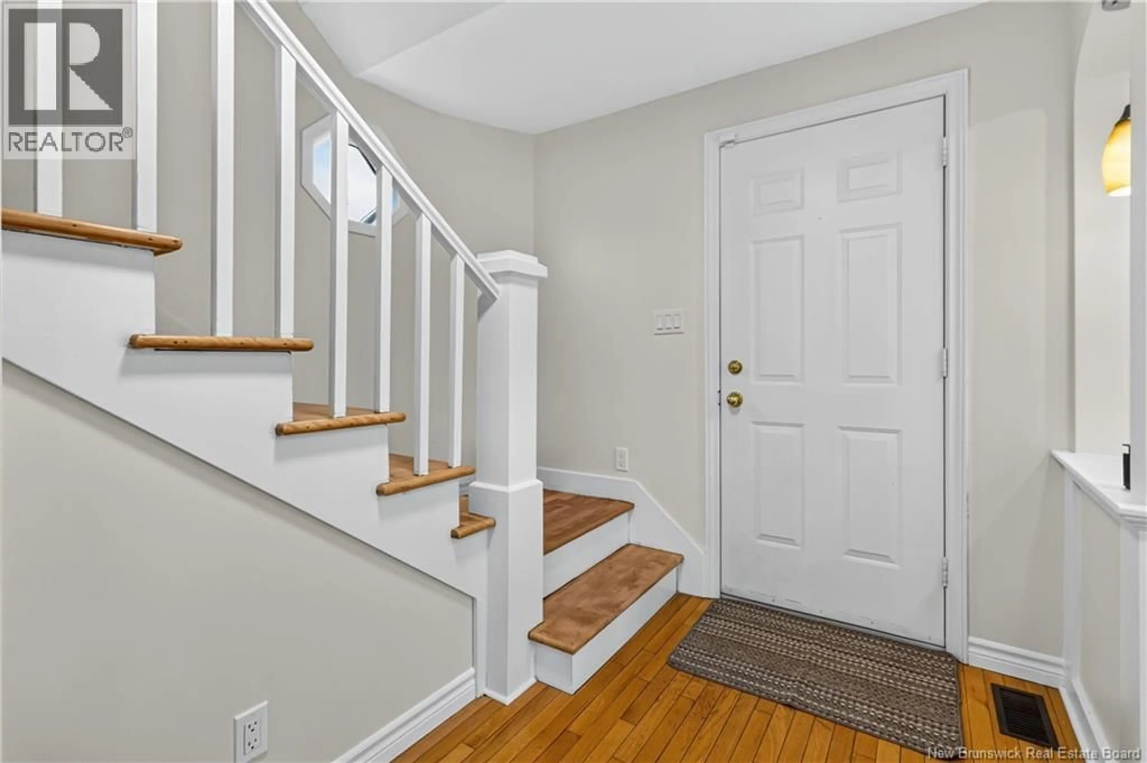 Indoor entryway for 147 WAVERLEY AVENUE, Moncton New Brunswick E1C7V1