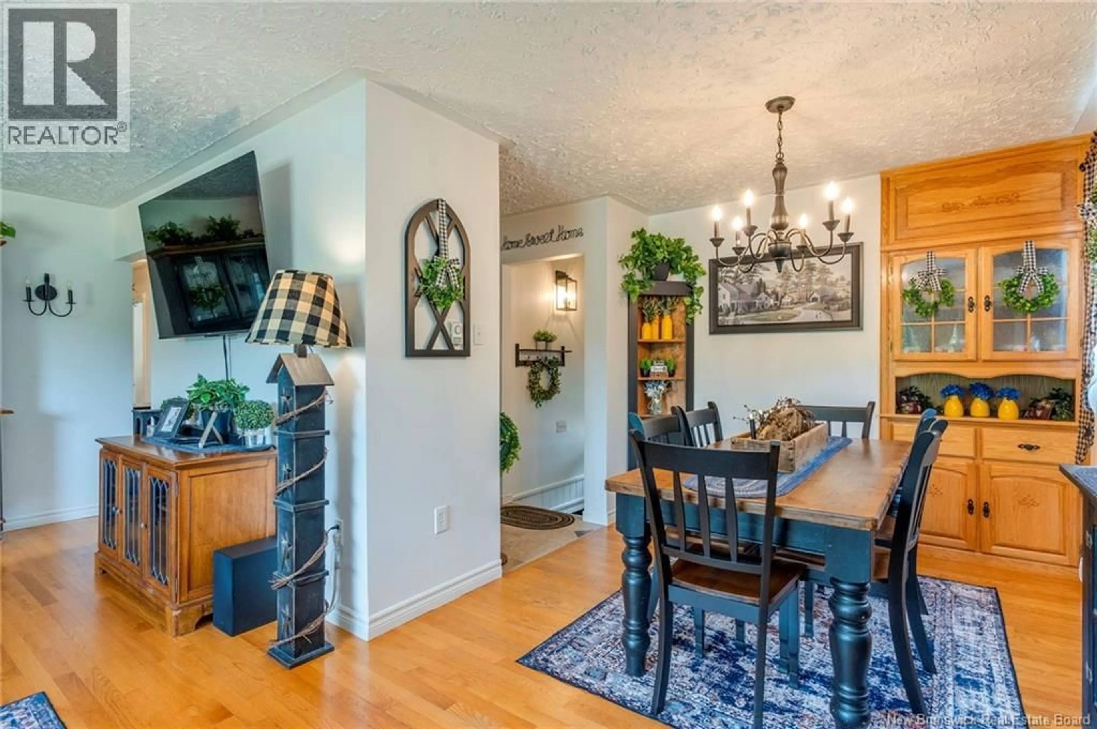 Dining room, wood/laminate floor for 125 INGLEWOOD DRIVE, Grand Bay-Westfield New Brunswick E5K2E4