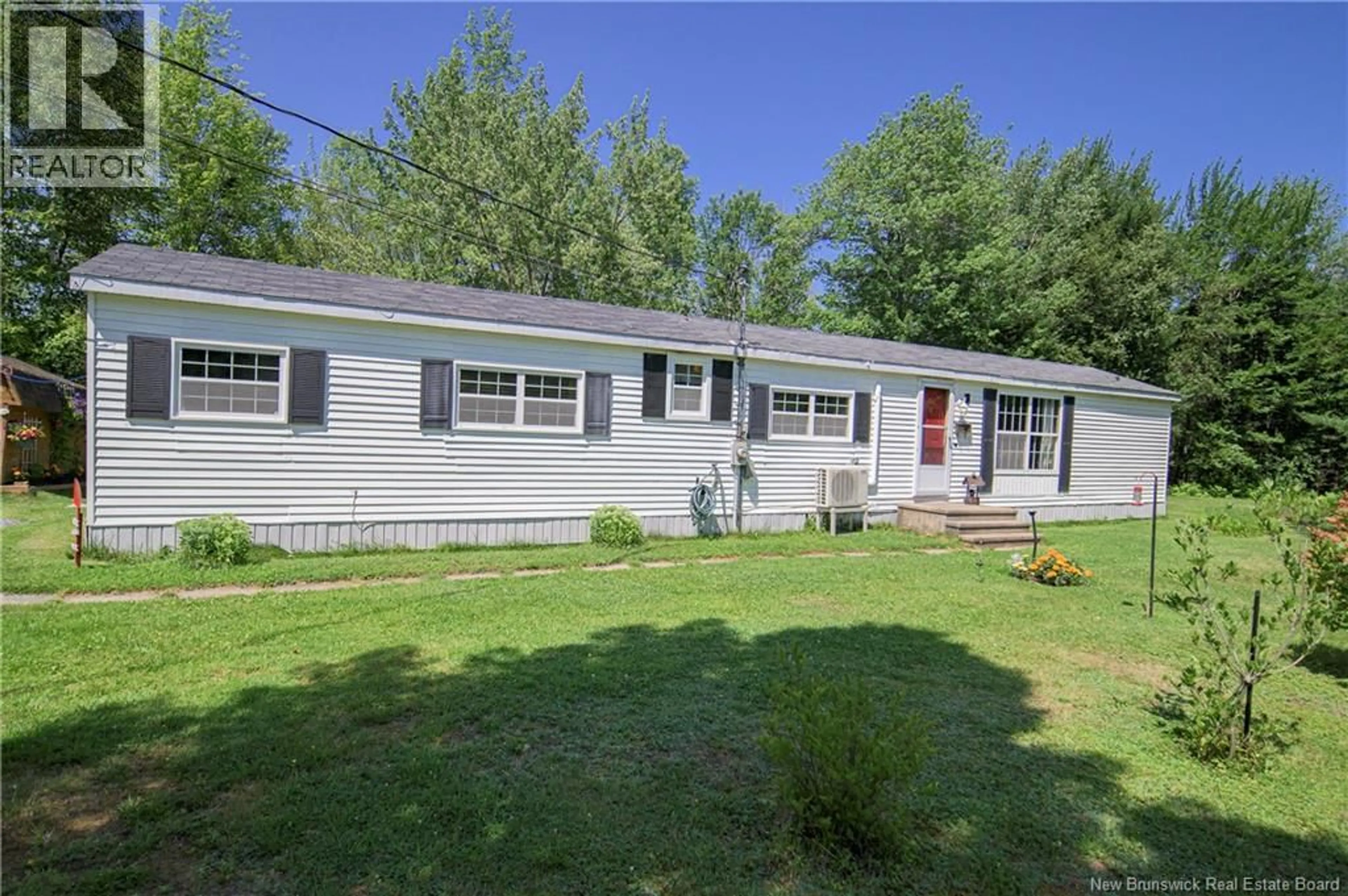 Home with vinyl exterior material, street for 9 MAPLE LEAF DRIVE, Lincoln New Brunswick E3B7G9