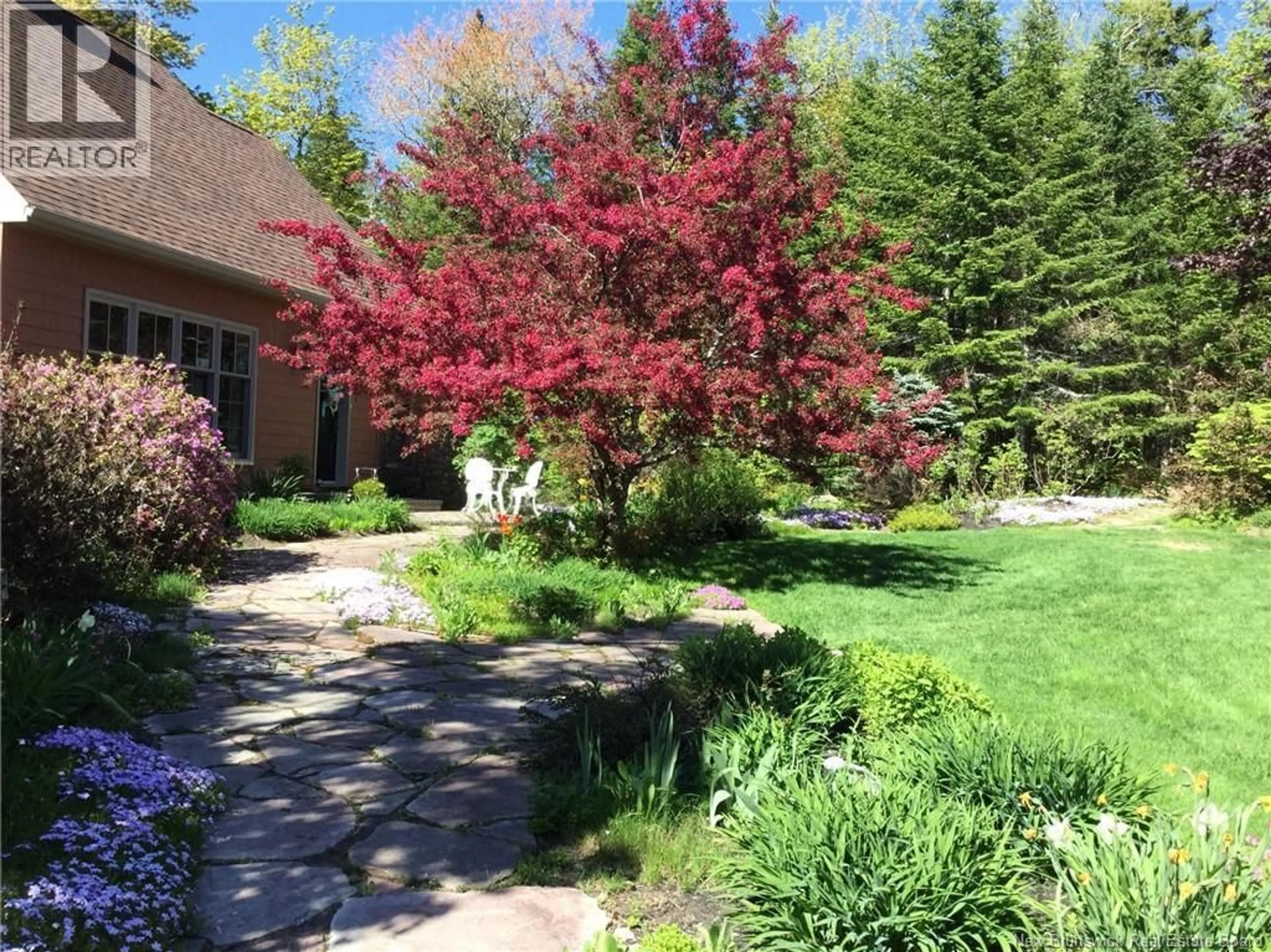 A pic from outside/outdoor area/front of a property/back of a property/a pic from drone, unknown for 15 BIRCH HILL CRESCENT, Ammon New Brunswick E1G4P9