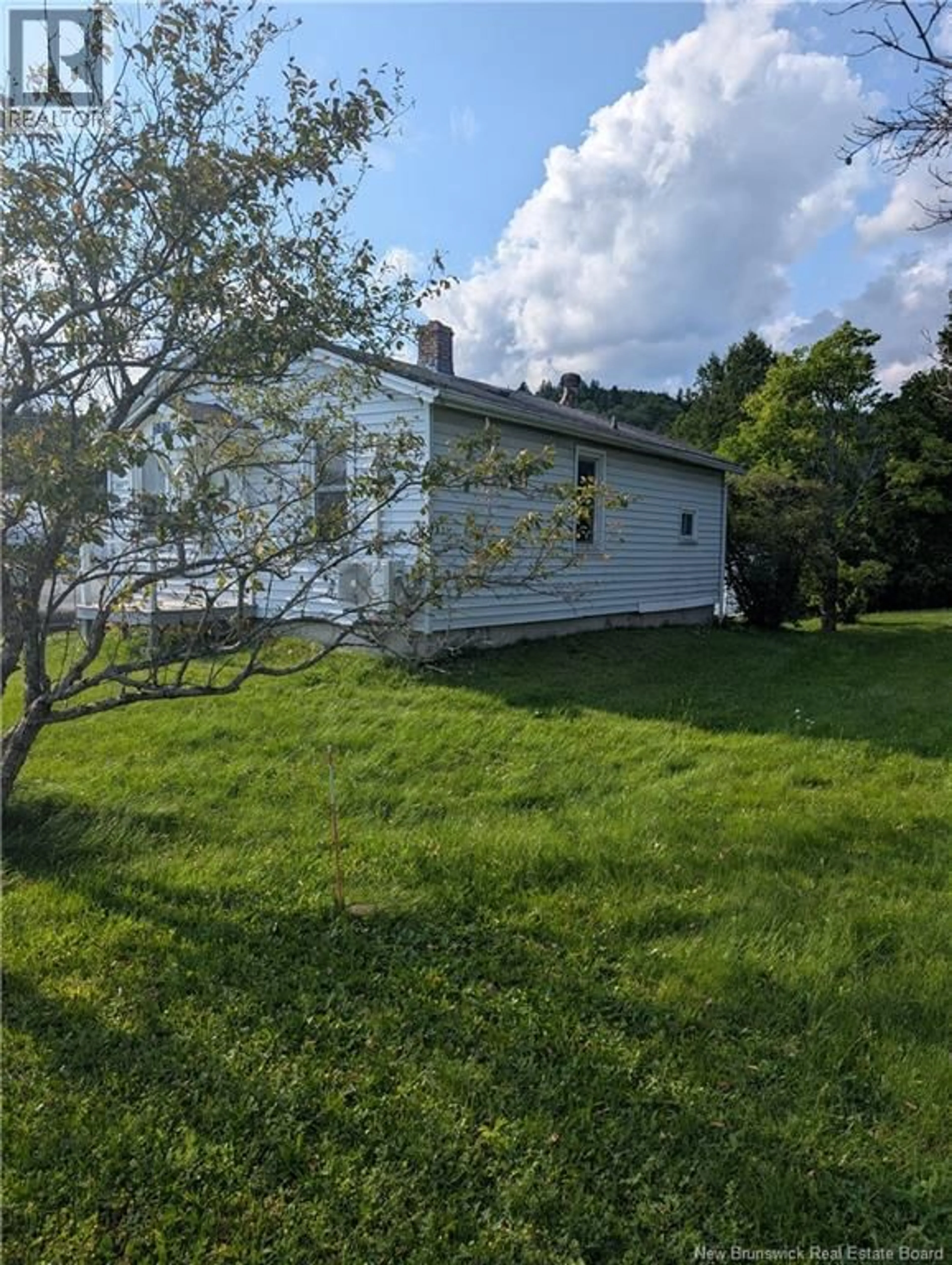 A pic from outside/outdoor area/front of a property/back of a property/a pic from drone, unknown for Ext - 303 SIMPSON DRIVE, Saint John New Brunswick E2H2C8