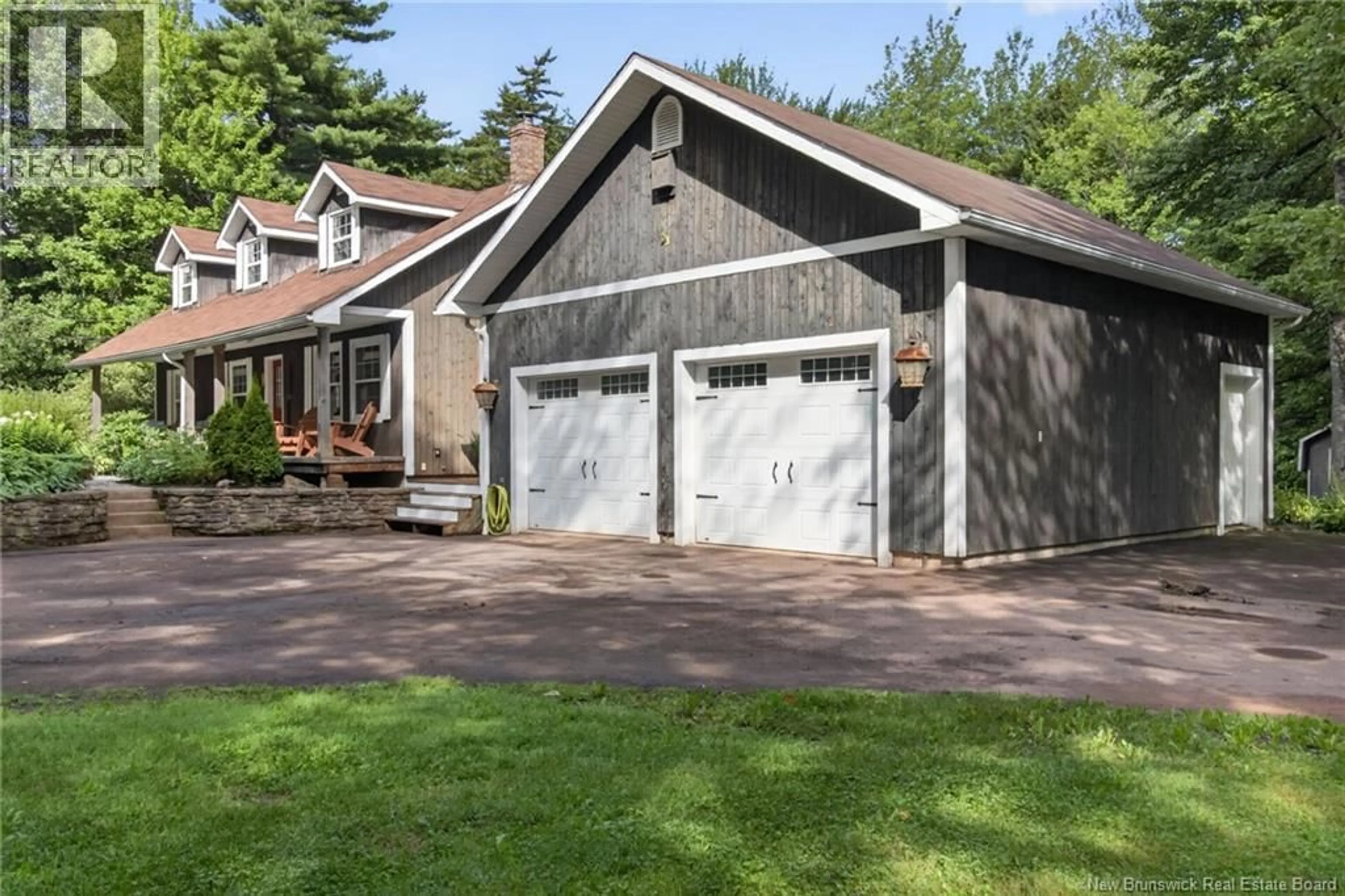 Home with vinyl exterior material, street for 142 NIAGARA, Lower Coverdale New Brunswick E1J1H8