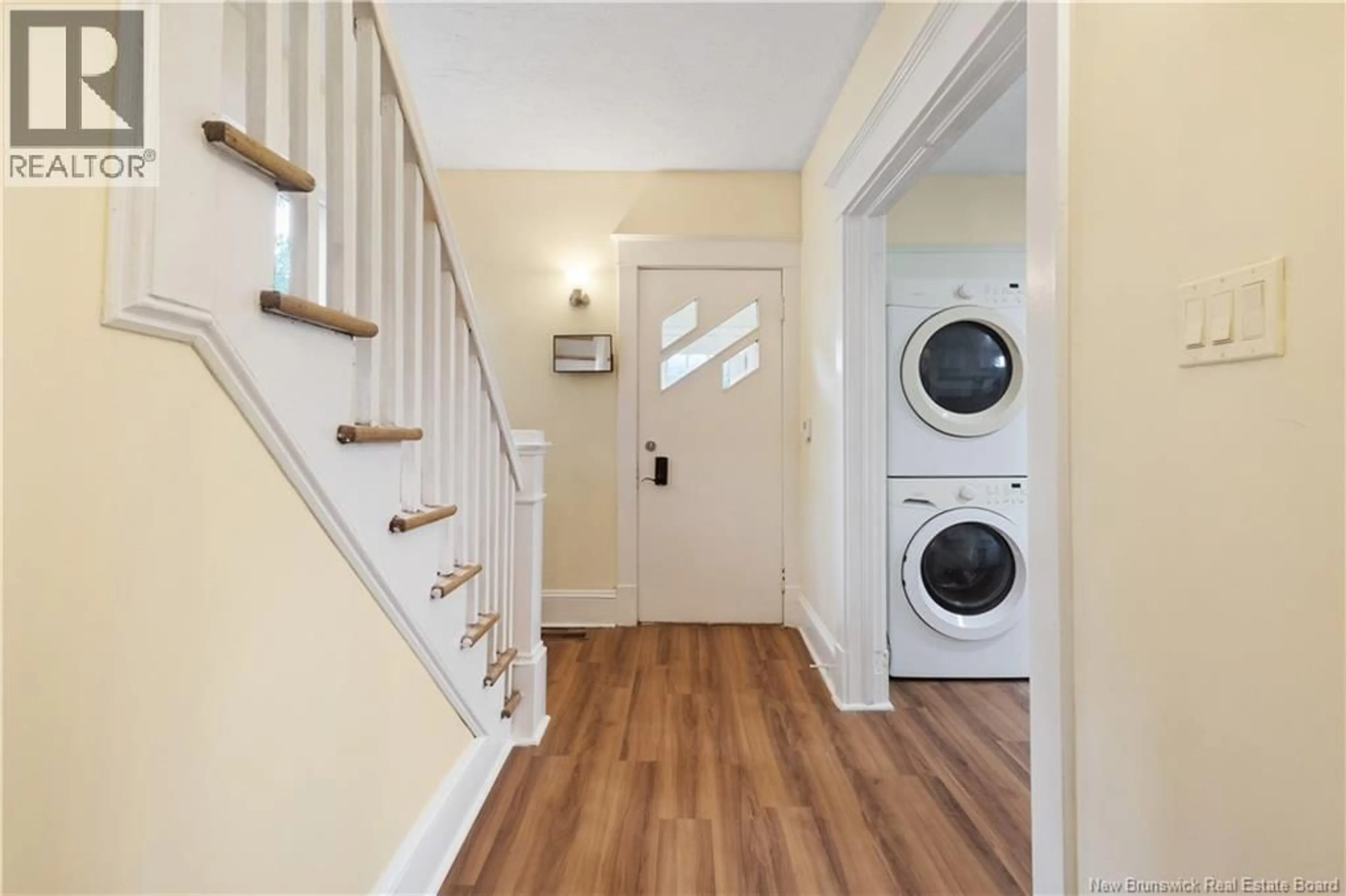 Indoor entryway for 16 HUMPHREY, Moncton New Brunswick E1C6N9