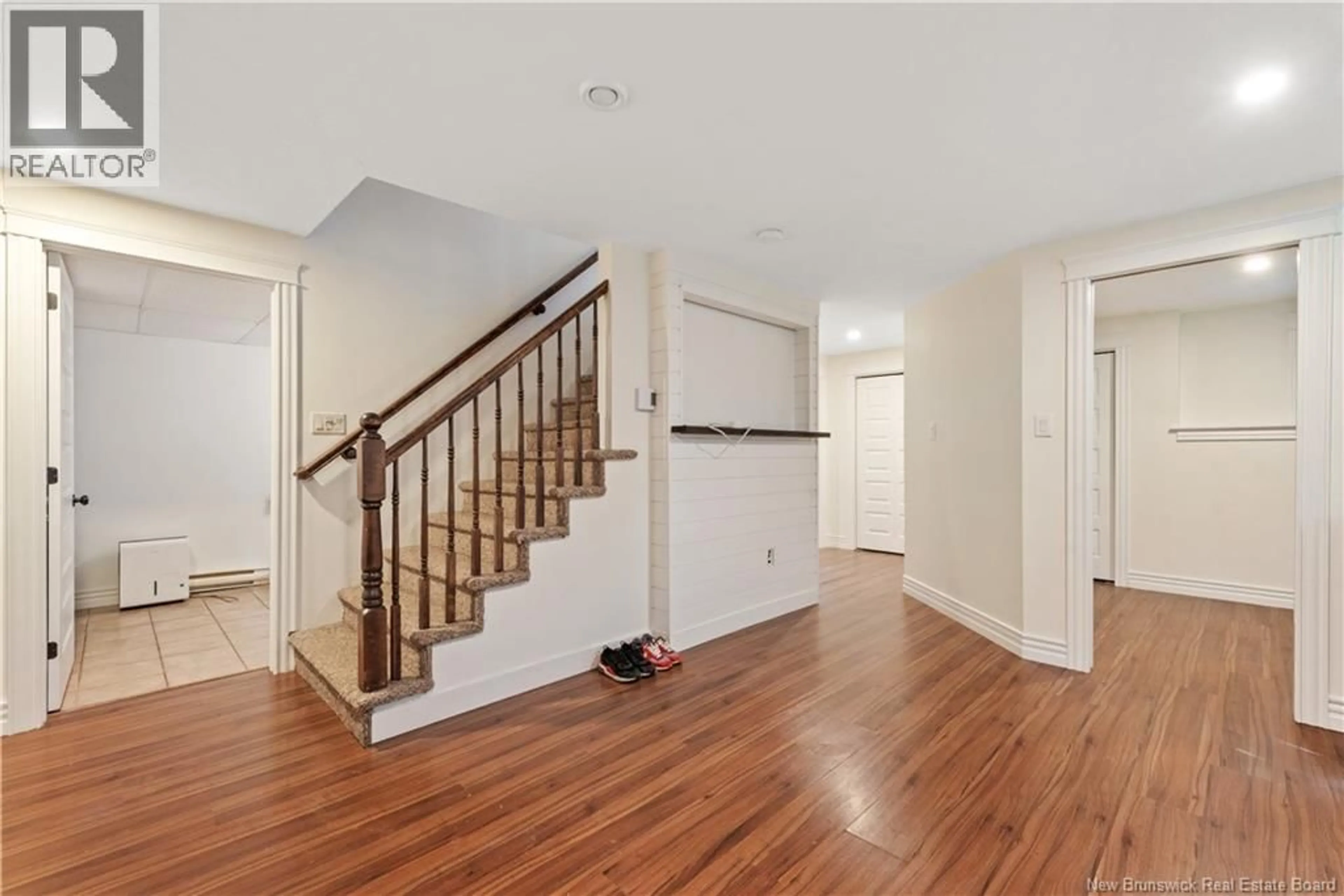 Indoor foyer for 96 ABOUJAGANE, Memramcook New Brunswick E4K3P6