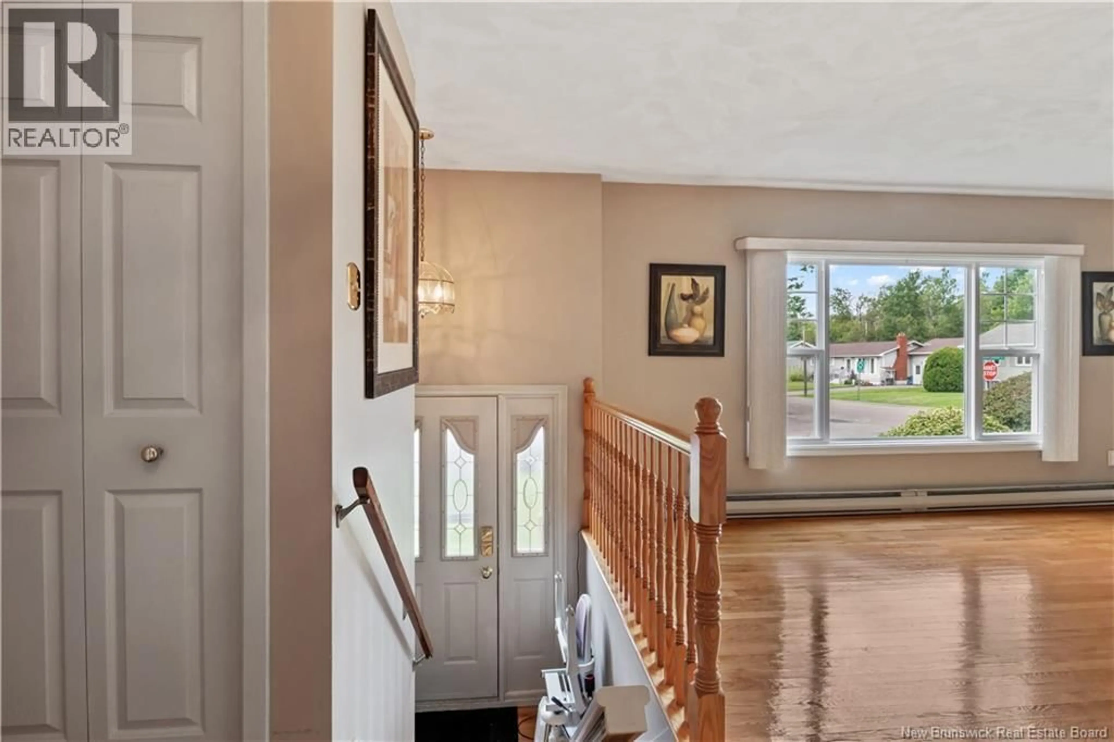 Indoor foyer for 788 BERNARD, Dieppe New Brunswick E1A5B1
