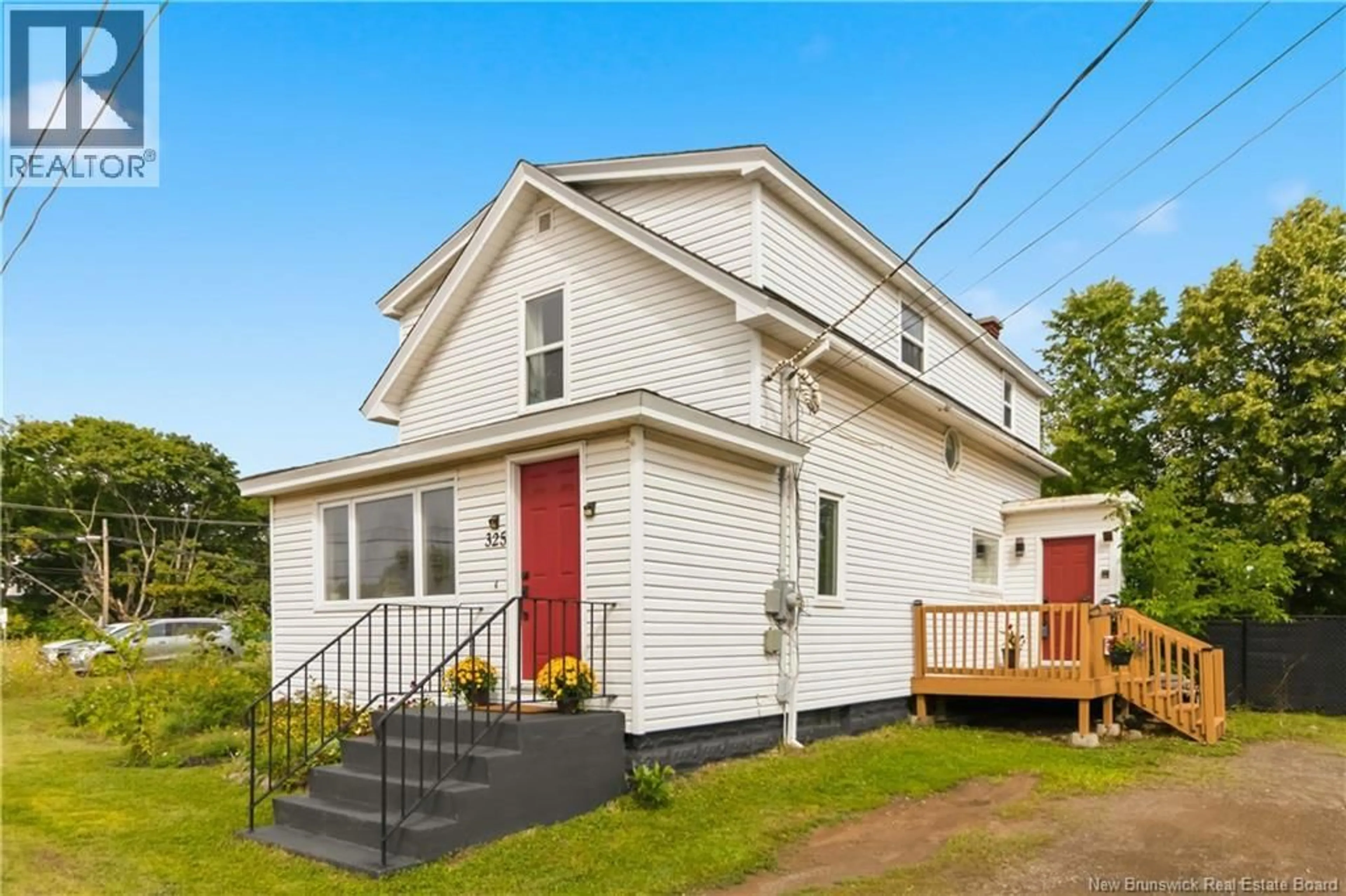 Home with vinyl exterior material, street for 325 SALISBURY ROAD, Moncton New Brunswick E1E1A9
