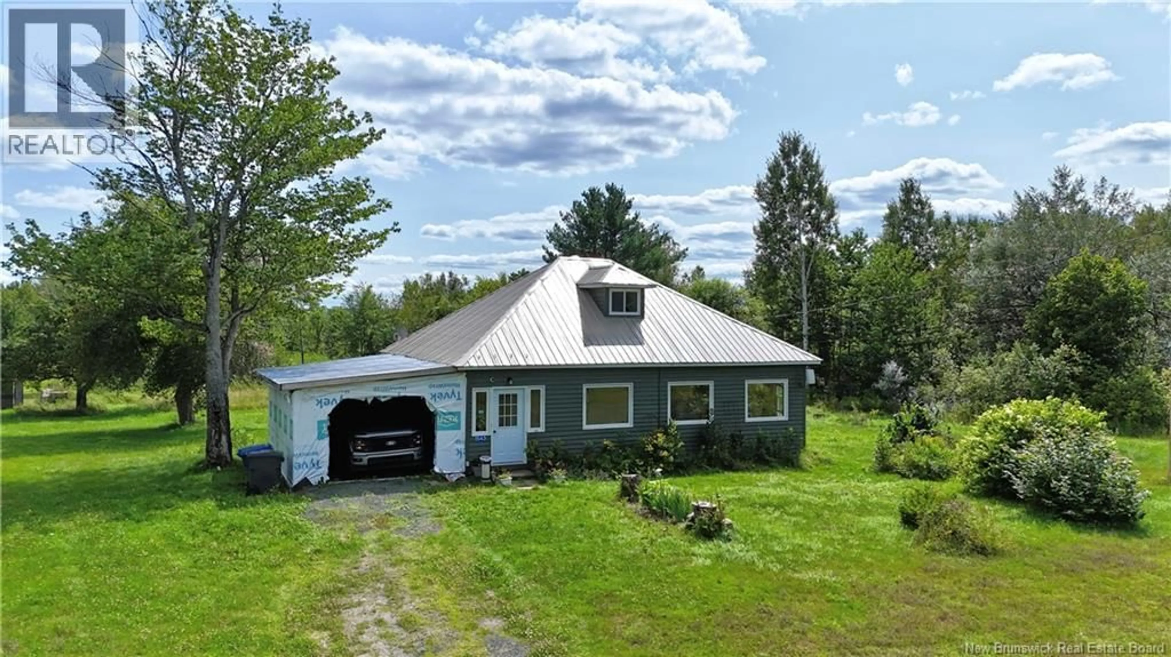 A pic from outside/outdoor area/front of a property/back of a property/a pic from drone, building for 1543 ROUTE 425, Sunny Corner New Brunswick E9E1H4
