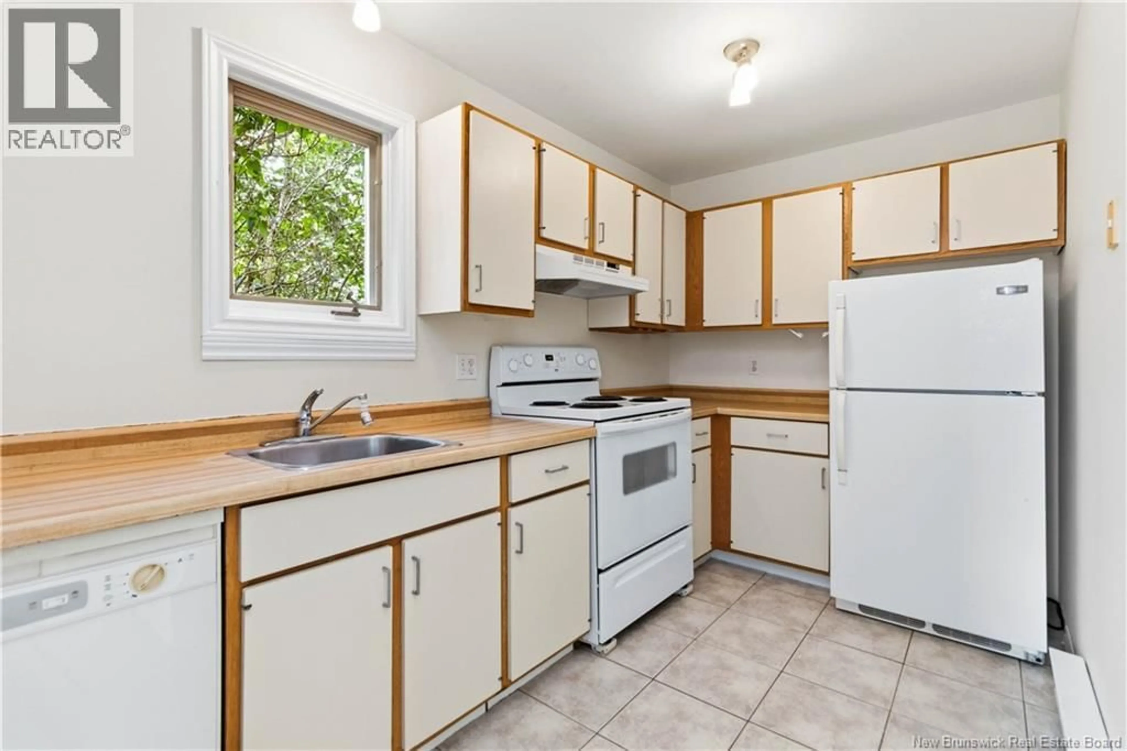 Standard kitchen, unknown for 1 - 72 KENDRA, Moncton New Brunswick E1C4J9
