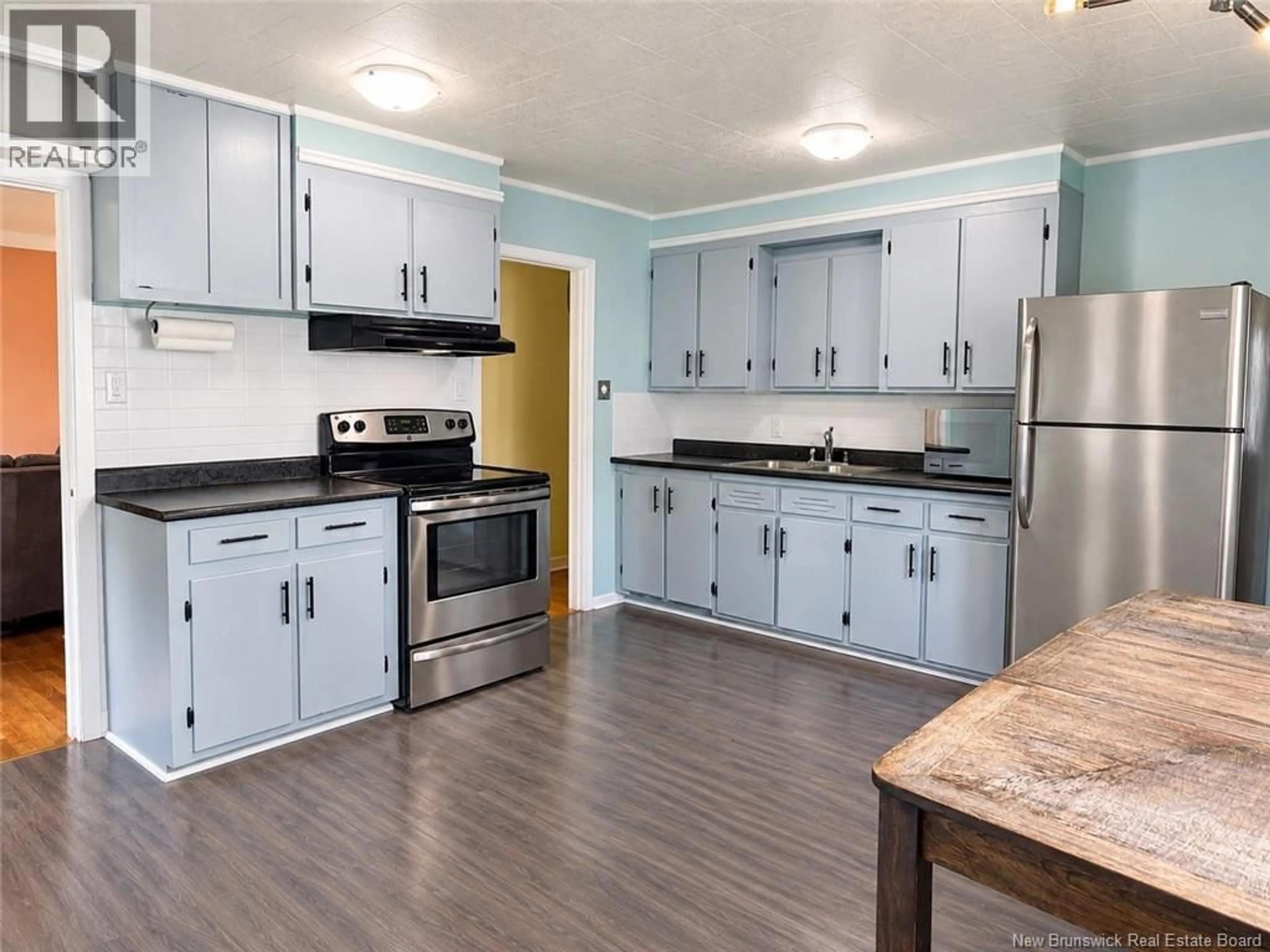 Standard kitchen, wood/laminate floor for 46 WALSH STREET, Moncton New Brunswick E1C6W7
