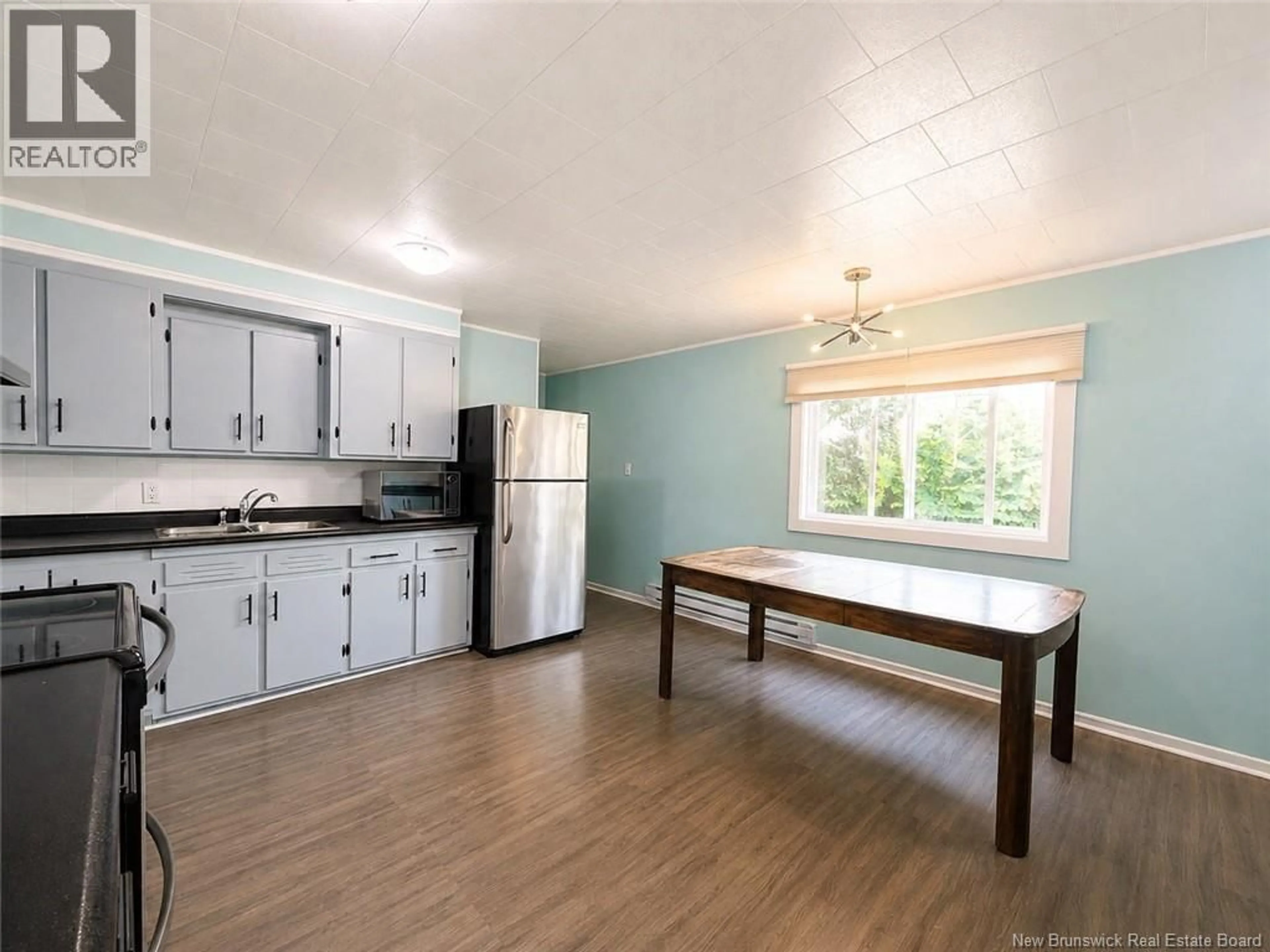 Standard kitchen, unknown for 46 WALSH STREET, Moncton New Brunswick E1C6W7