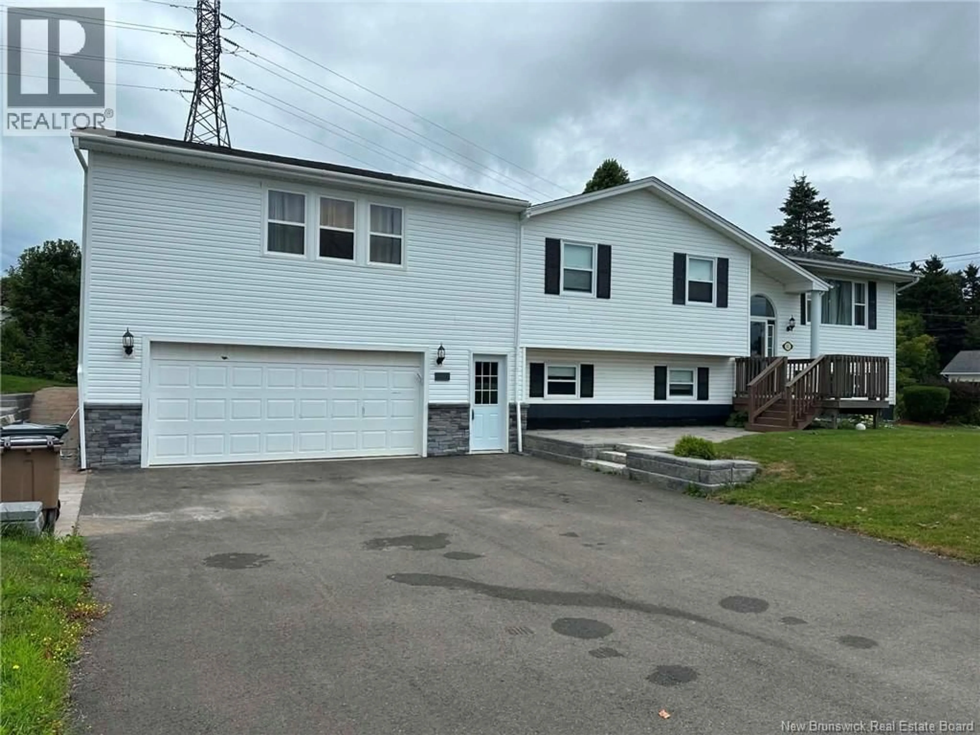 Home with vinyl exterior material, street for 111 SCOTIAVIEW DRIVE, Saint John New Brunswick E2M4E9