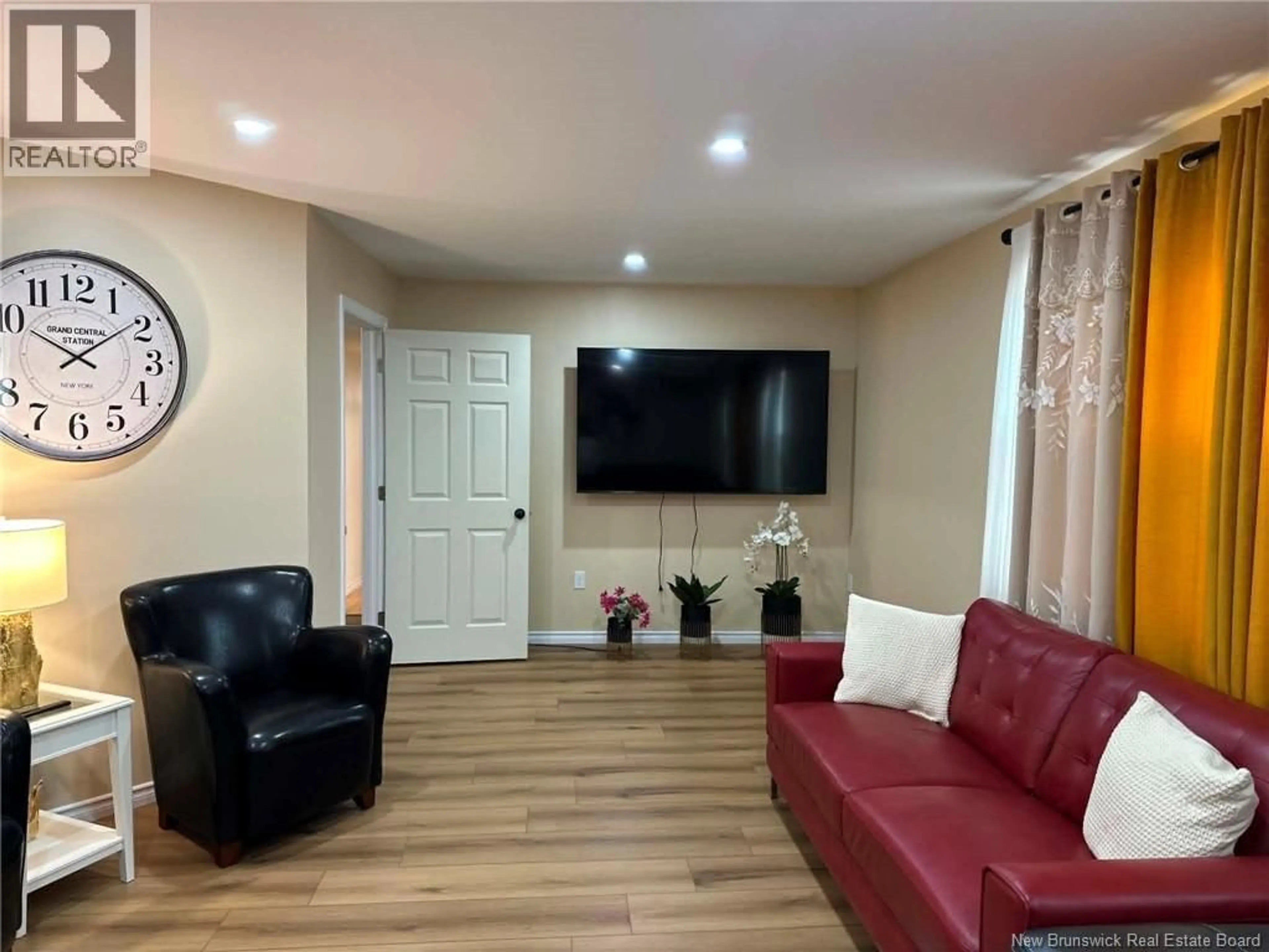 Living room with furniture, unknown for 111 SCOTIAVIEW DRIVE, Saint John New Brunswick E2M4E9