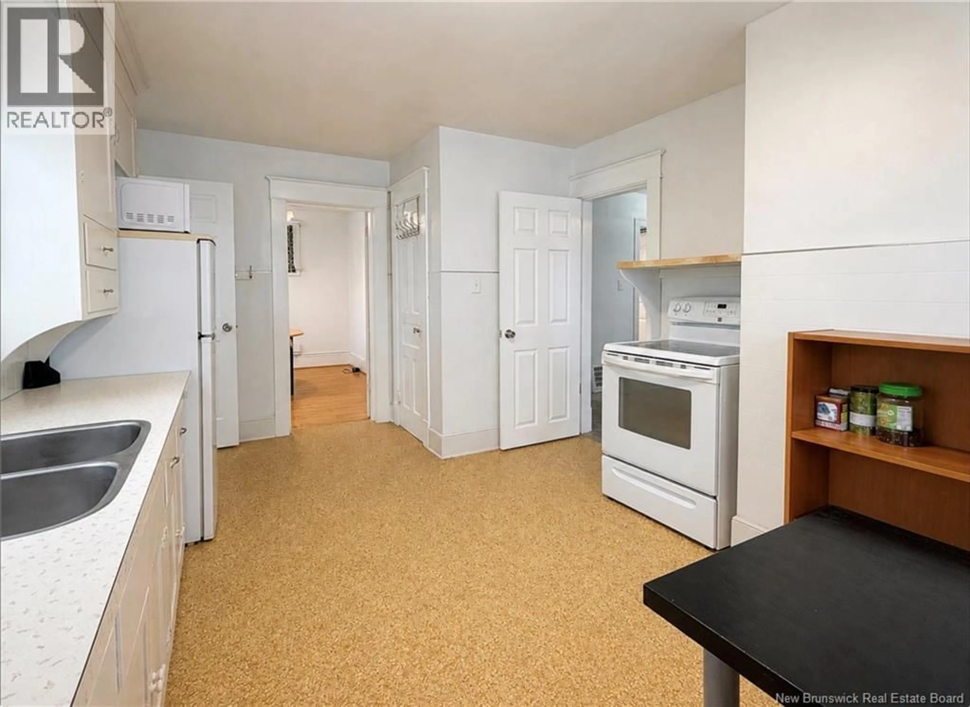 Standard kitchen, unknown for 222 YORK STREET, Bathurst New Brunswick E2A1H1