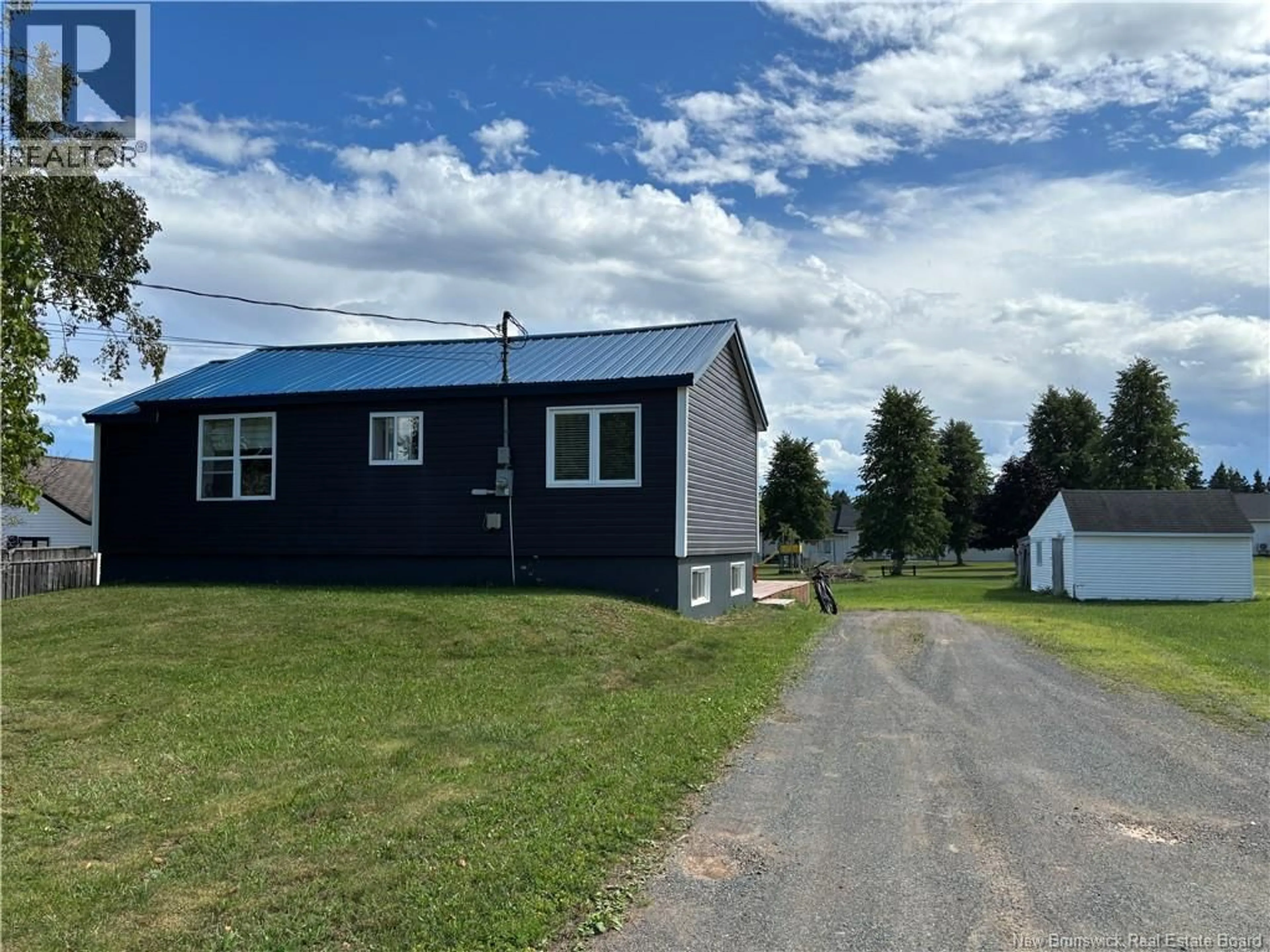 Shed for 97 RUE CORMIER, Petit-Rocher New Brunswick E8J1N7