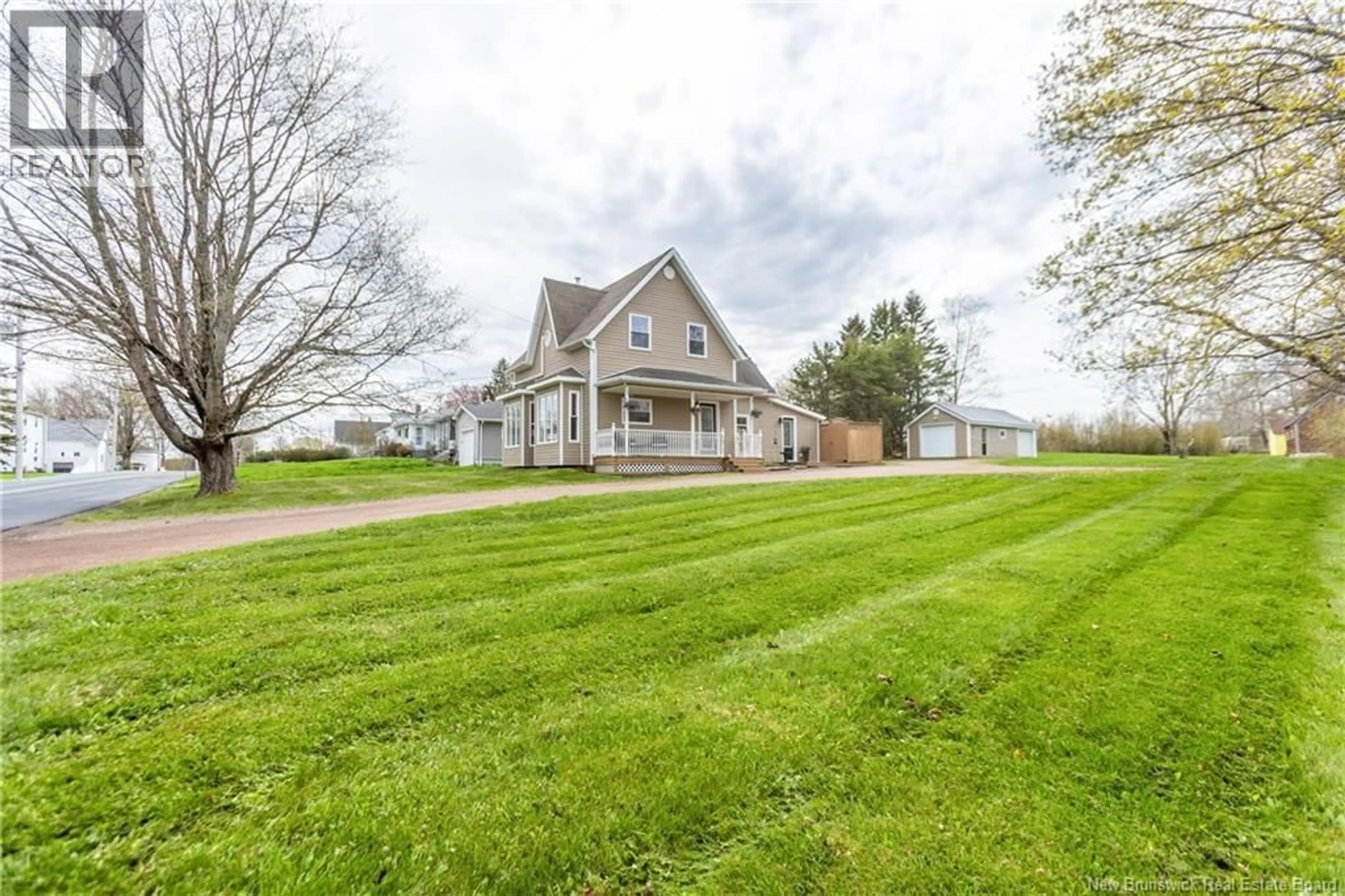 A pic from outside/outdoor area/front of a property/back of a property/a pic from drone, water/lake/river/ocean view for 7 RICHARDSON STREET, Sackville New Brunswick E4L4H7