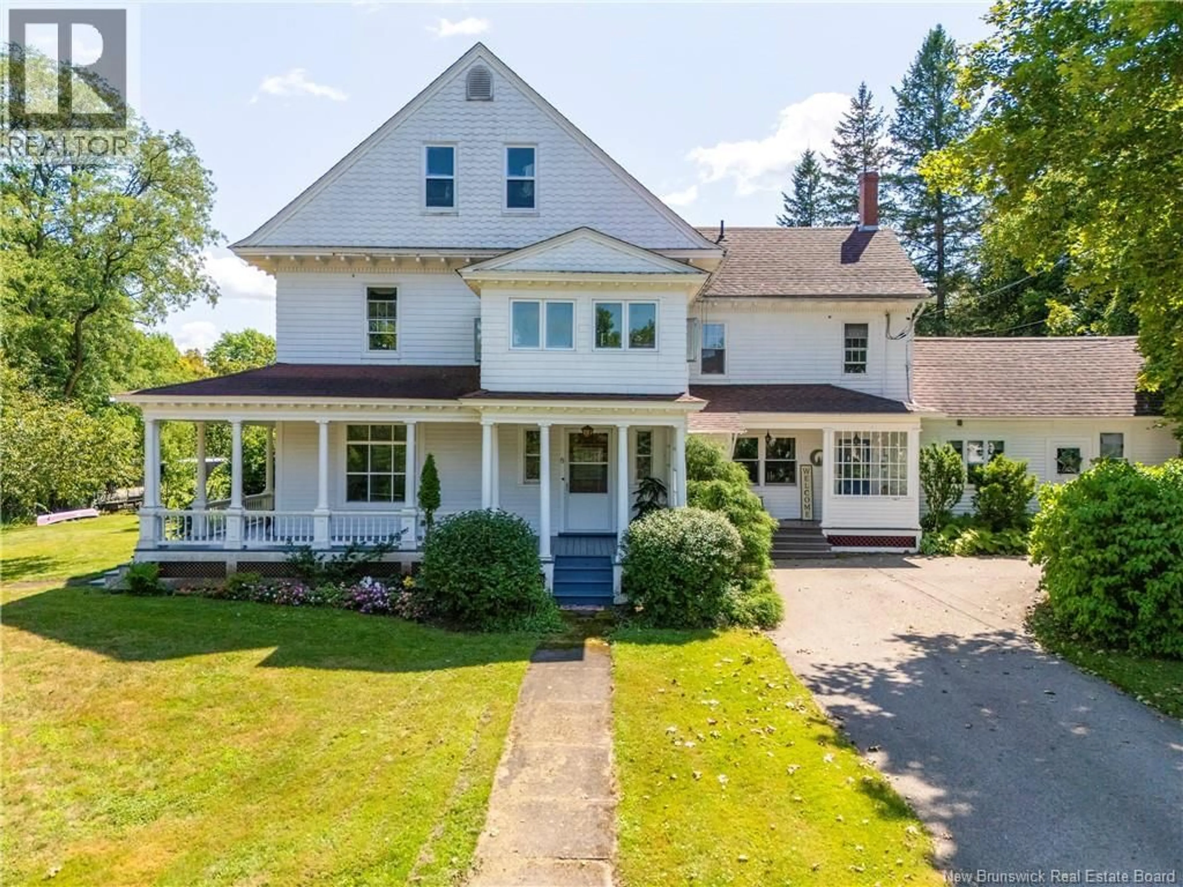 A pic from outside/outdoor area/front of a property/back of a property/a pic from drone, street for 8 GORDON STREET, Sussex New Brunswick E4E1Z4