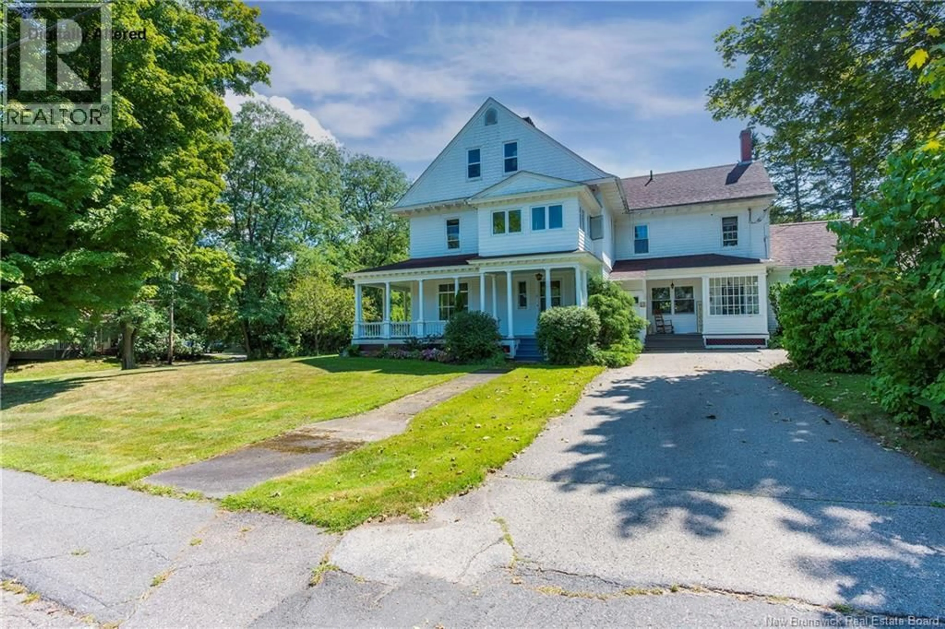 A pic from outside/outdoor area/front of a property/back of a property/a pic from drone, street for 8 GORDON STREET, Sussex New Brunswick E4E1Z4