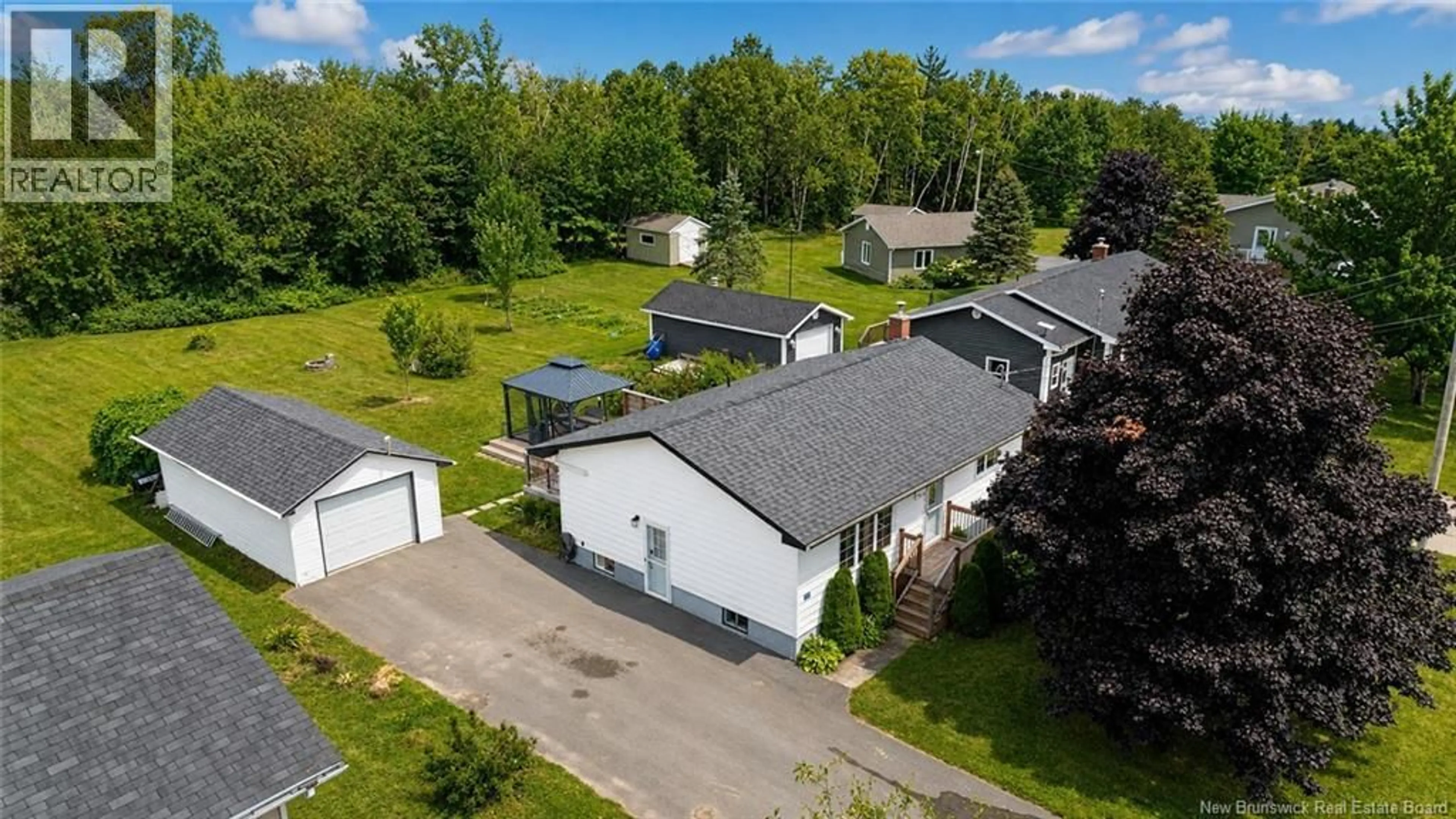 A pic from outside/outdoor area/front of a property/back of a property/a pic from drone, building for 11 CHARLES, Rogersville New Brunswick E4Y2E3