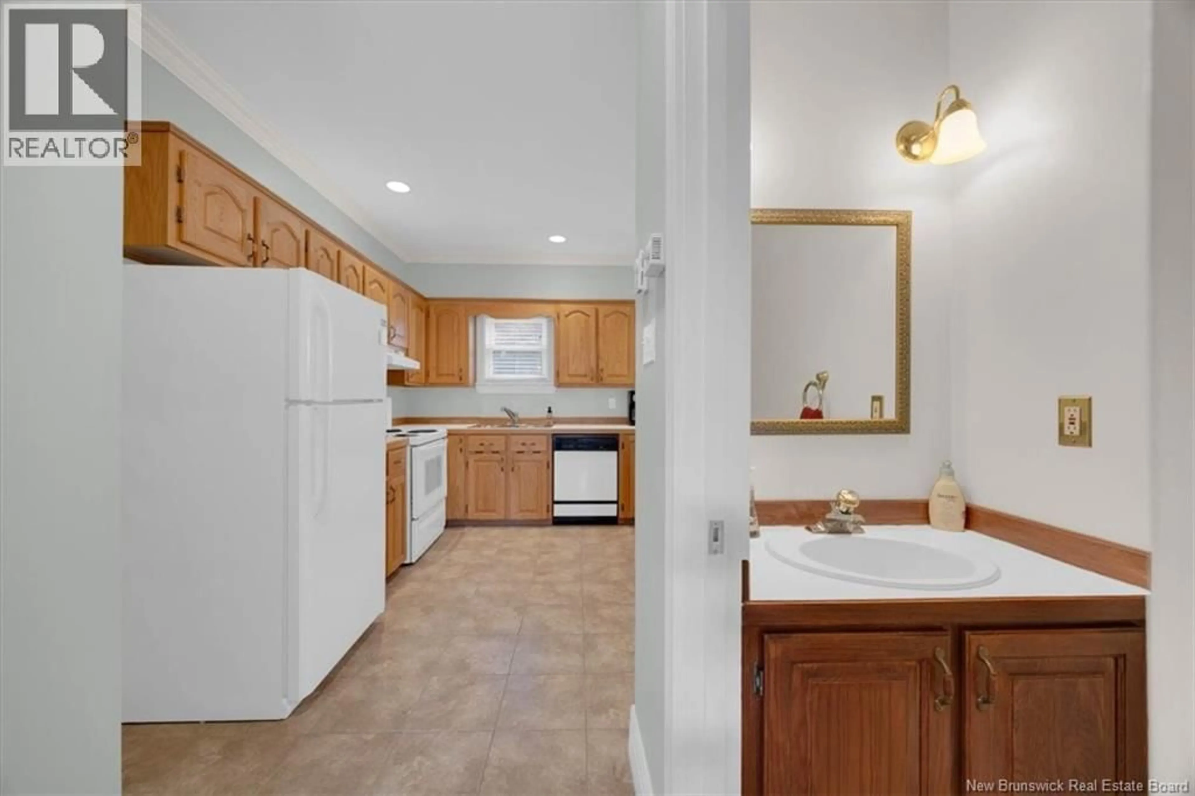 Standard kitchen, ceramic/tile floor for 135 ORANGE STREET, Saint John New Brunswick E2L1M7