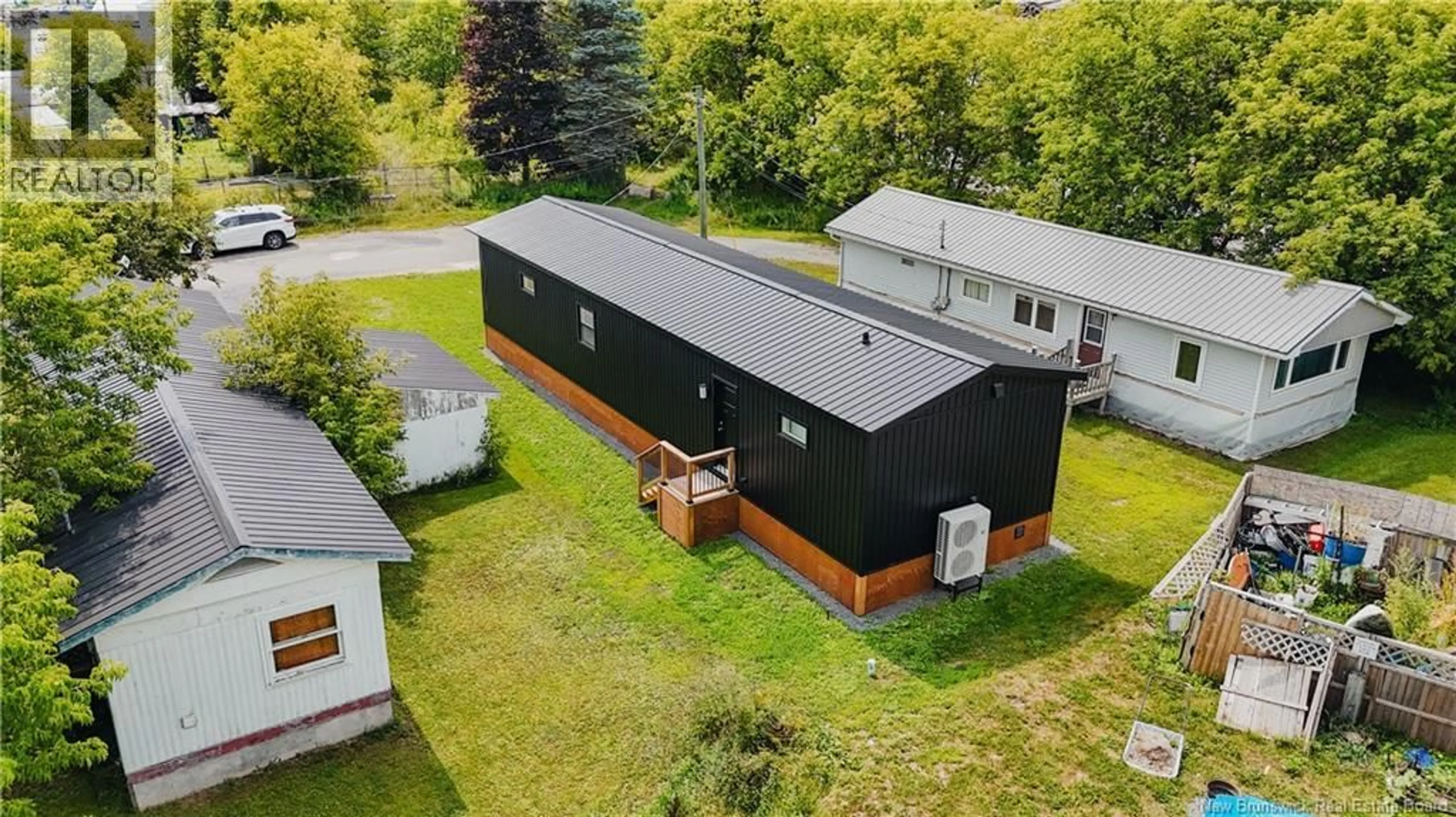 A pic from outside/outdoor area/front of a property/back of a property/a pic from drone, building for 202 UNION STREET, Woodstock New Brunswick E7M2X5