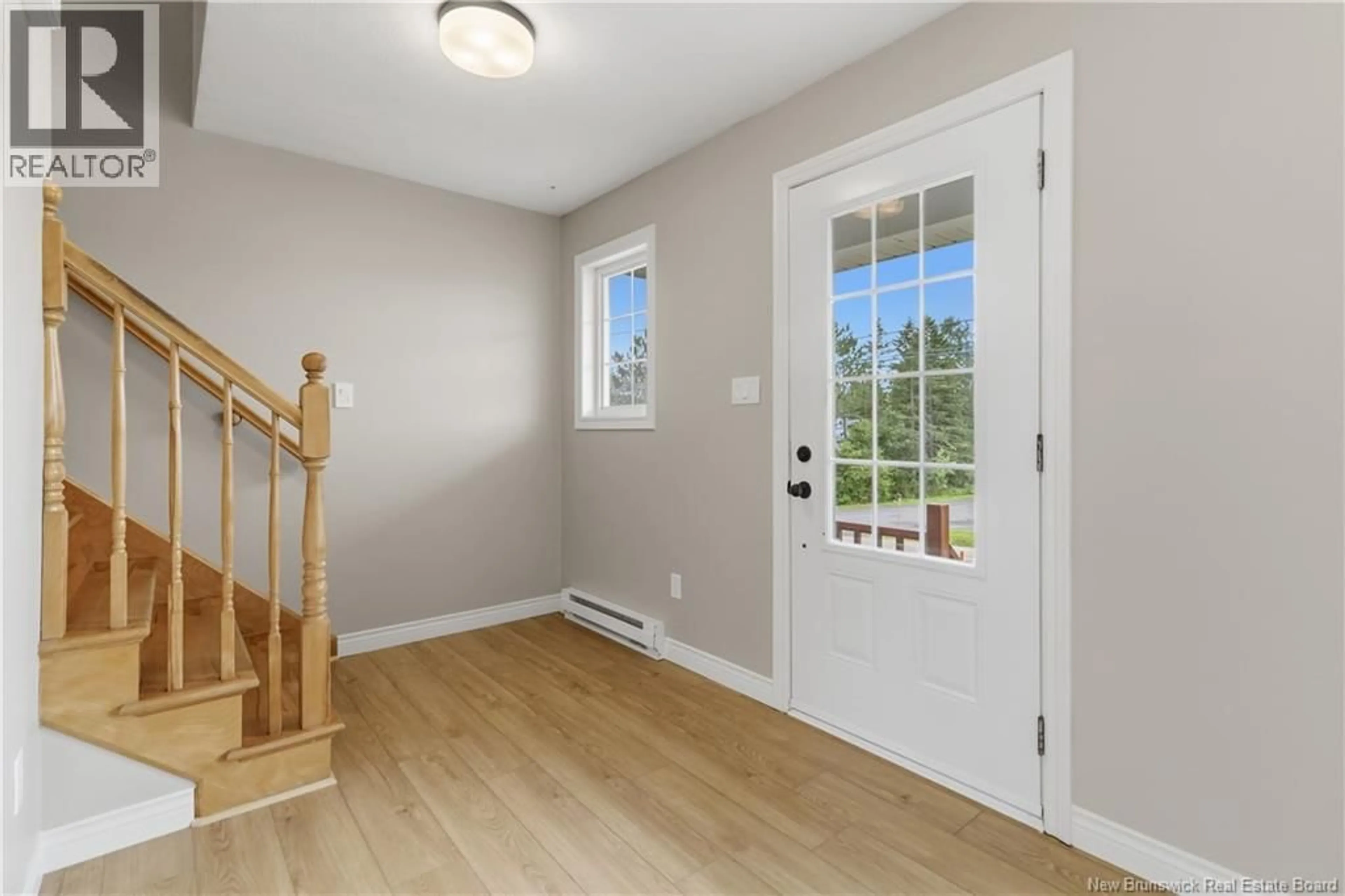 Indoor entryway for 973 MAPLETON ROAD, Moncton New Brunswick E1G2K6