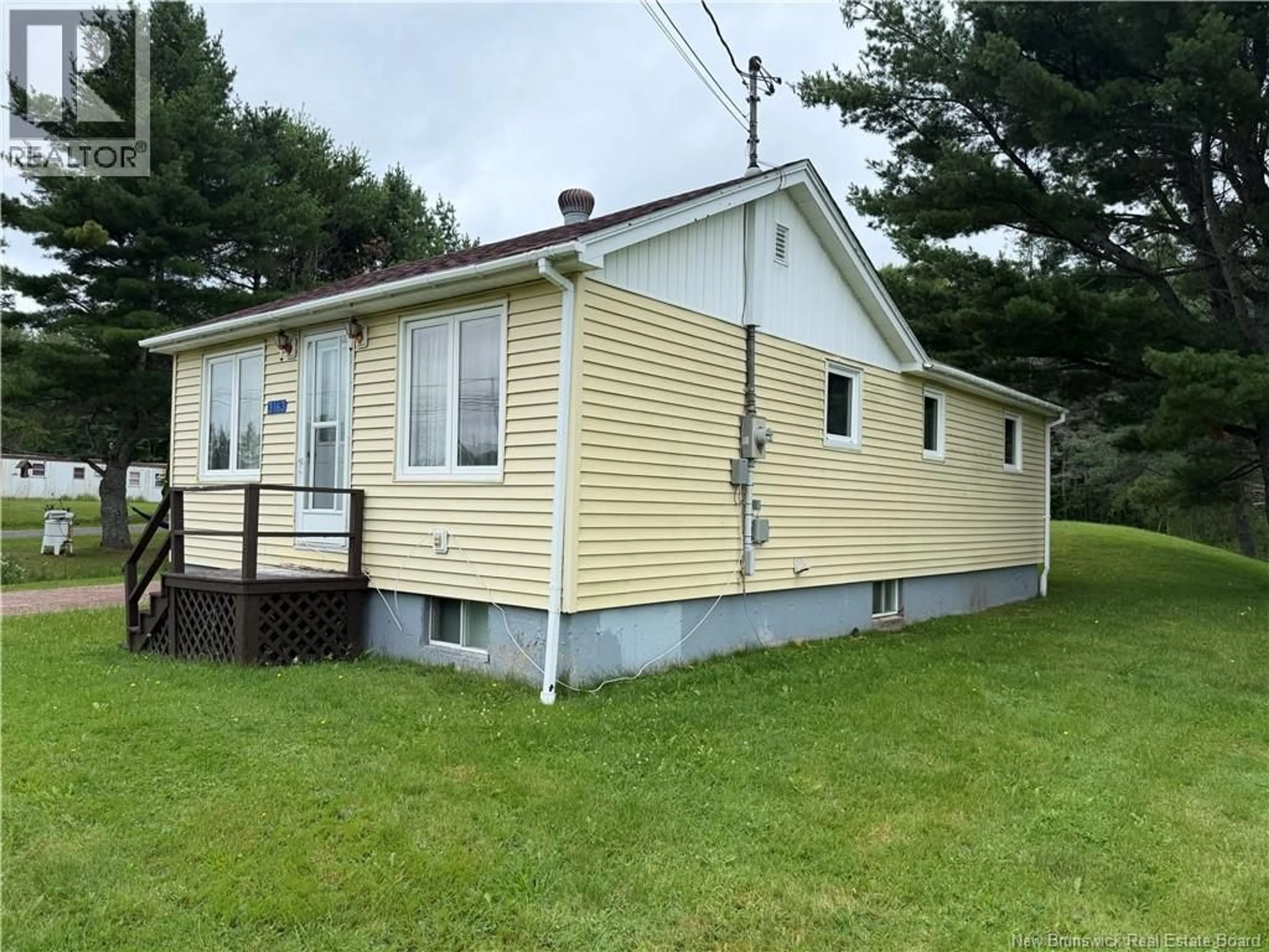 Home with vinyl exterior material, building for 3163 132 ROUTE, Scoudouc New Brunswick E4P3R8