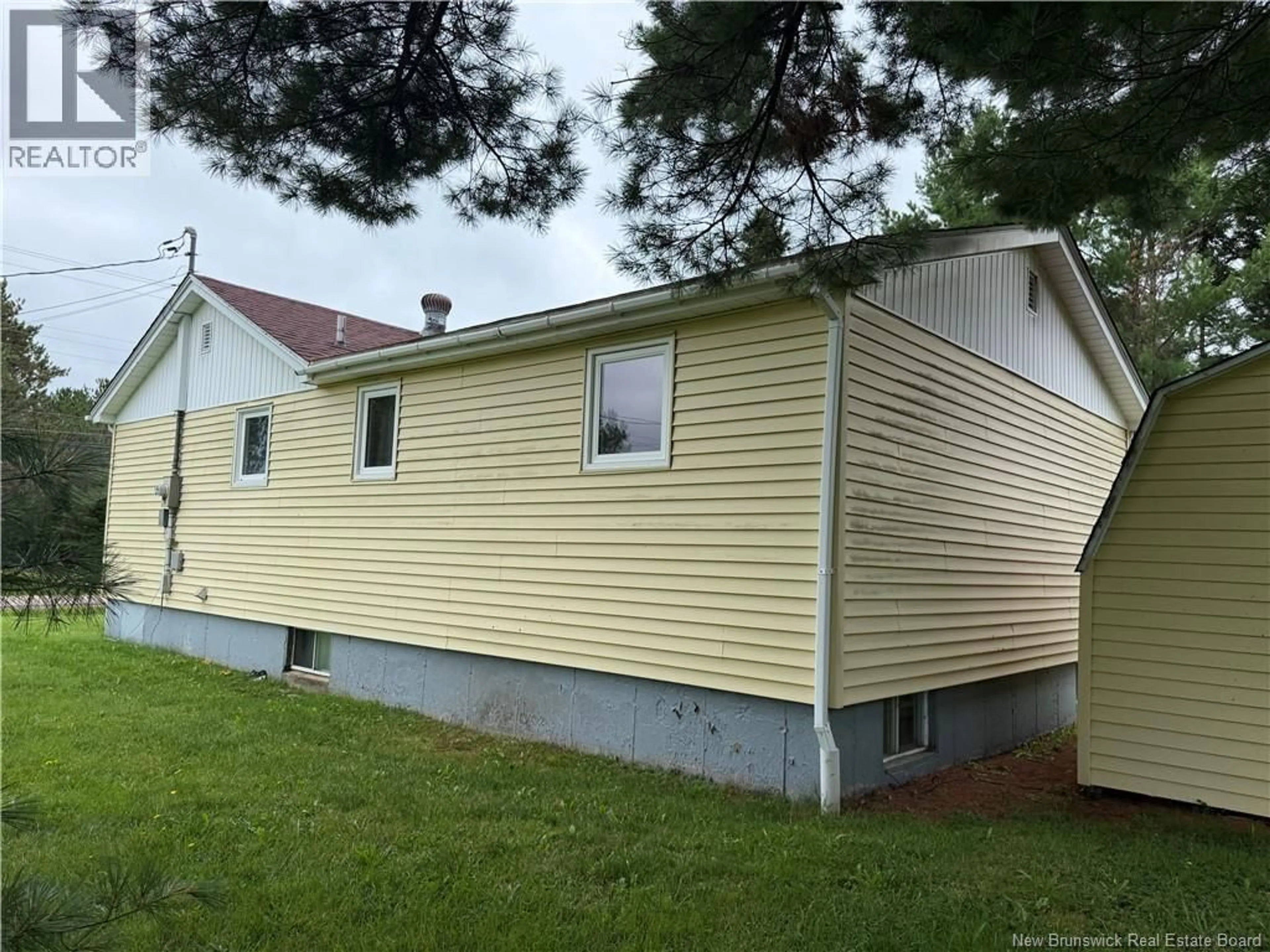 Home with vinyl exterior material, building for 3163 132 ROUTE, Scoudouc New Brunswick E4P3R8