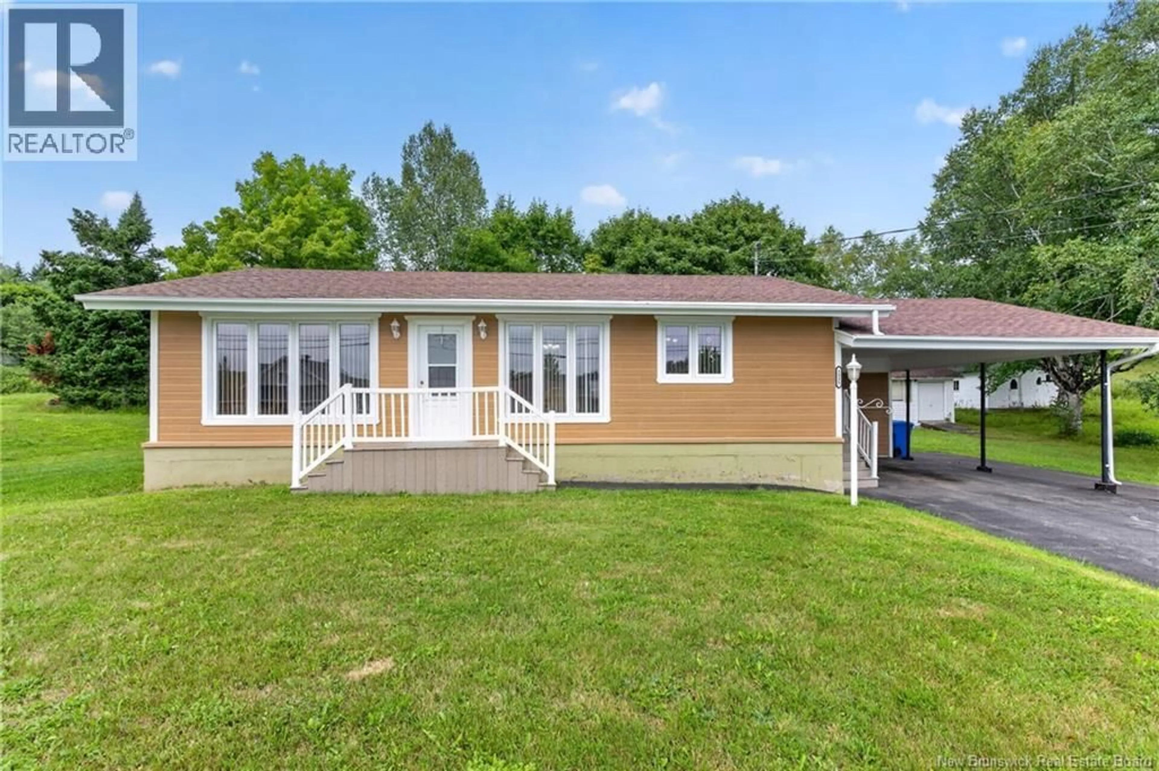Home with vinyl exterior material, unknown for 1535 DES PIONNIERS AVENUE, Balmoral New Brunswick E8E1B9