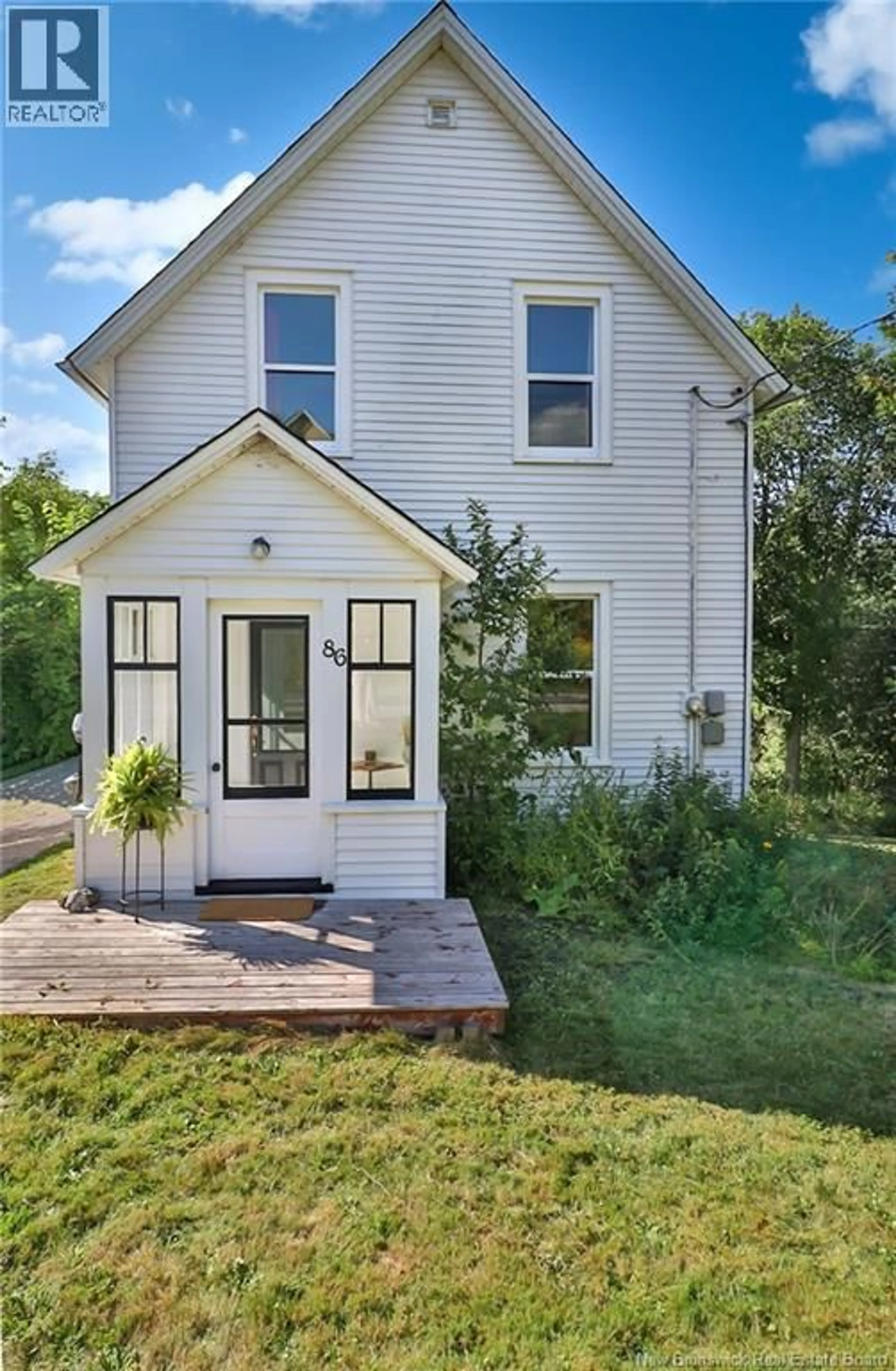 Home with vinyl exterior material, street for 86 KENNEBECASIS RIVER ROAD, Hampton New Brunswick E5N6L2