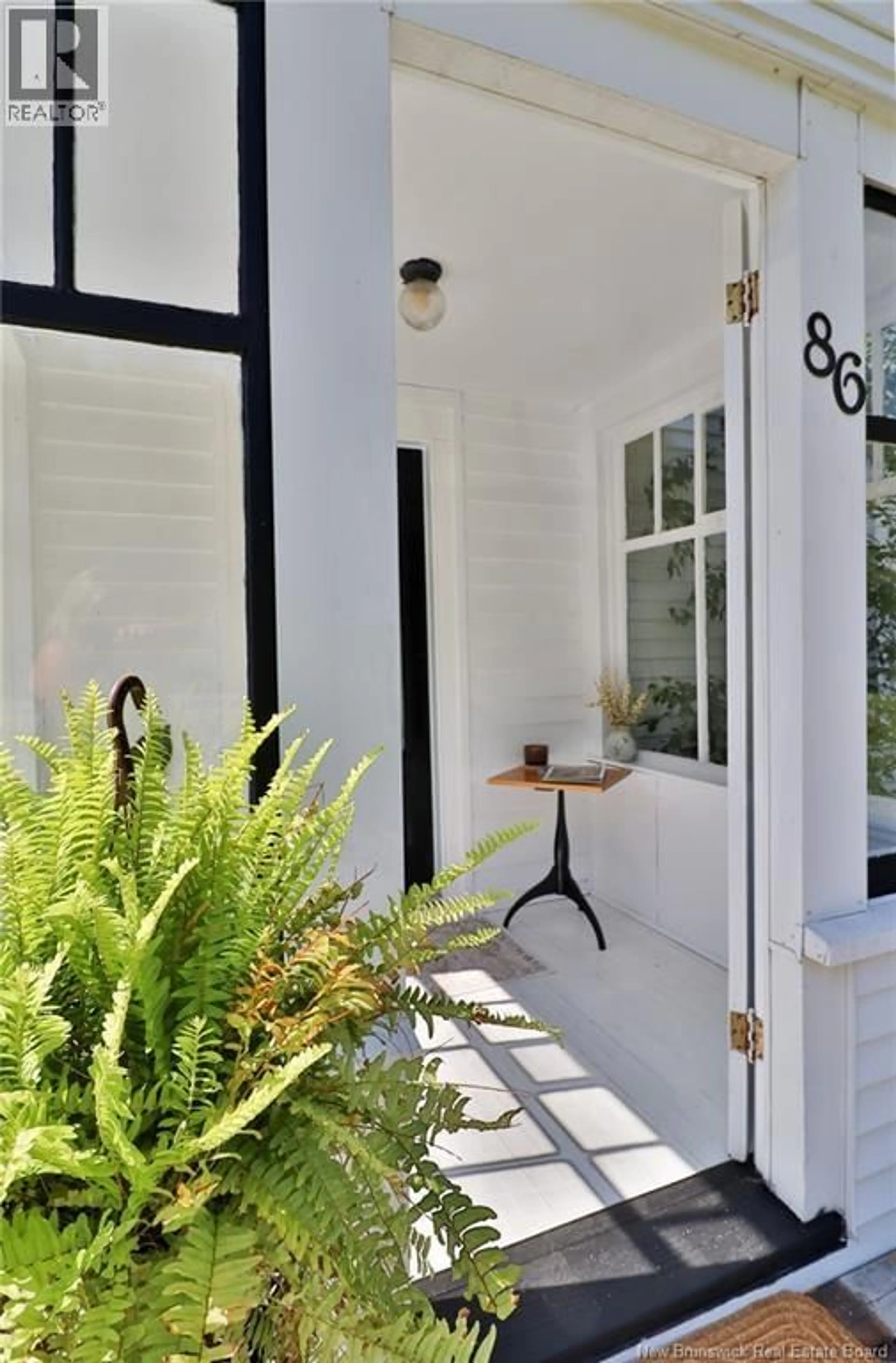 Indoor entryway for 86 KENNEBECASIS RIVER ROAD, Hampton New Brunswick E5N6L2