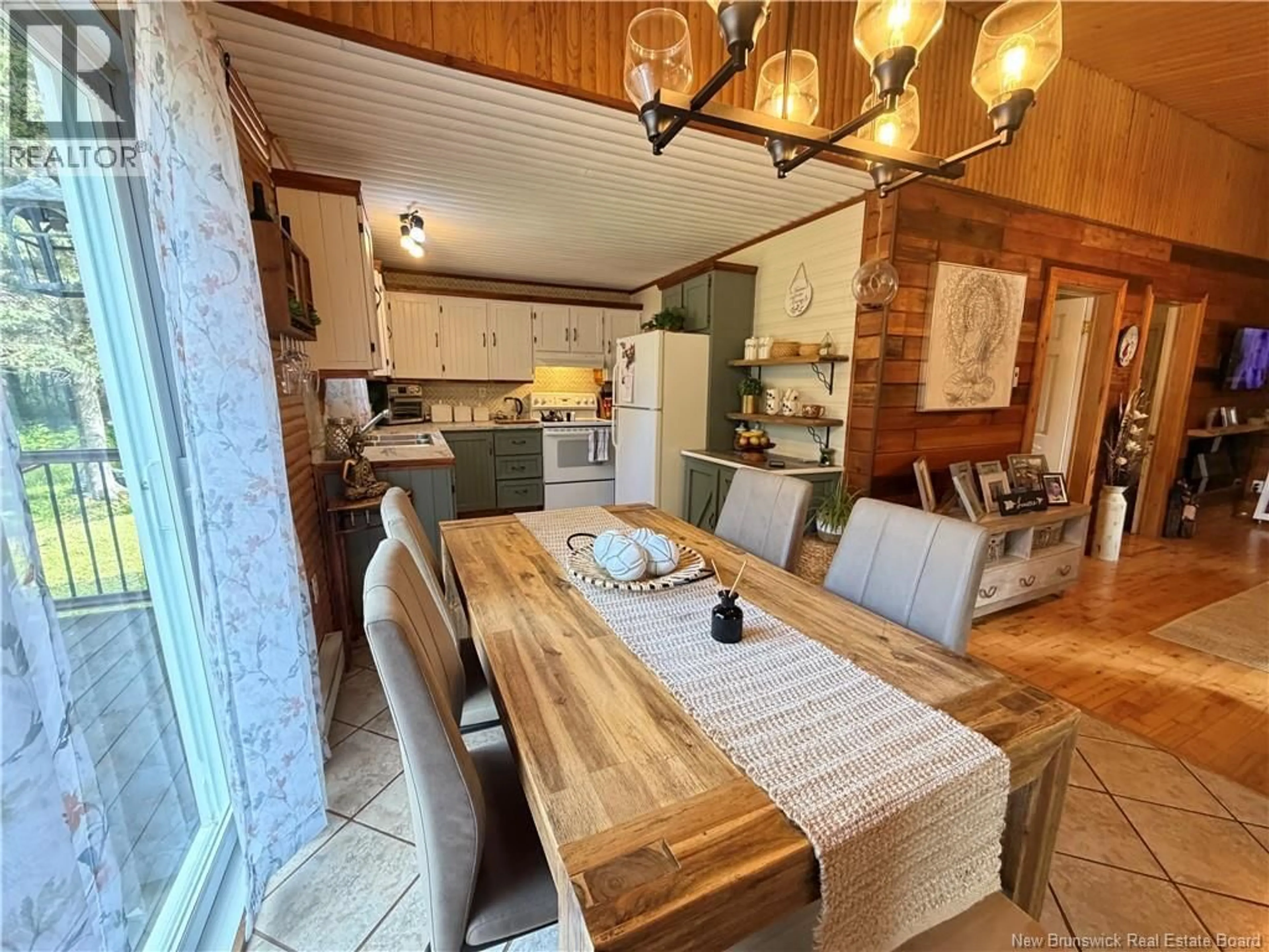 Dining room, wood/laminate floor for 482 VALCOURT ROAD, Saint-Quentin New Brunswick E8A2M2