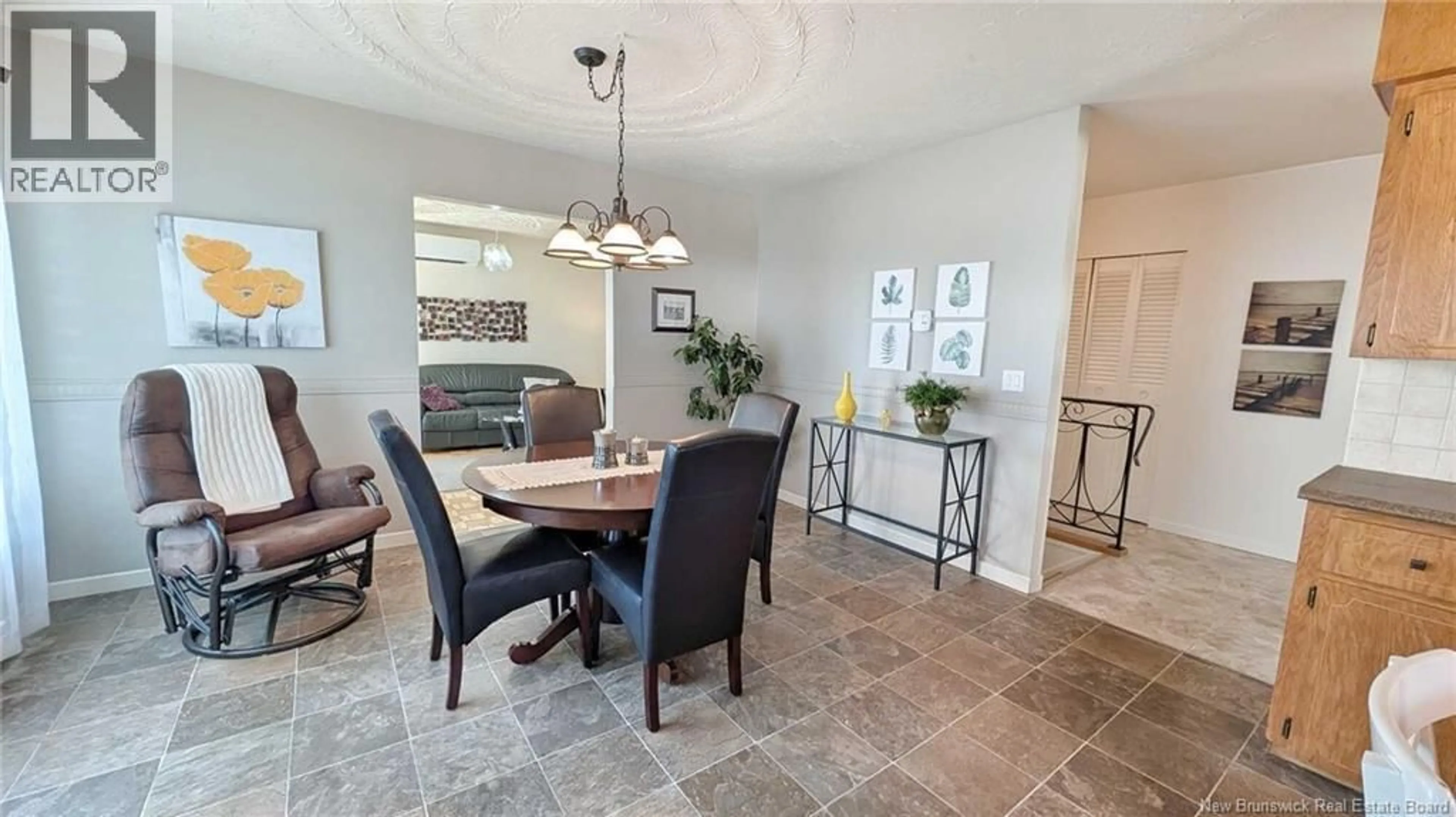 Dining room, ceramic/tile floor for 264 RUE ALLARD STREET, Caraquet New Brunswick E1W1A6