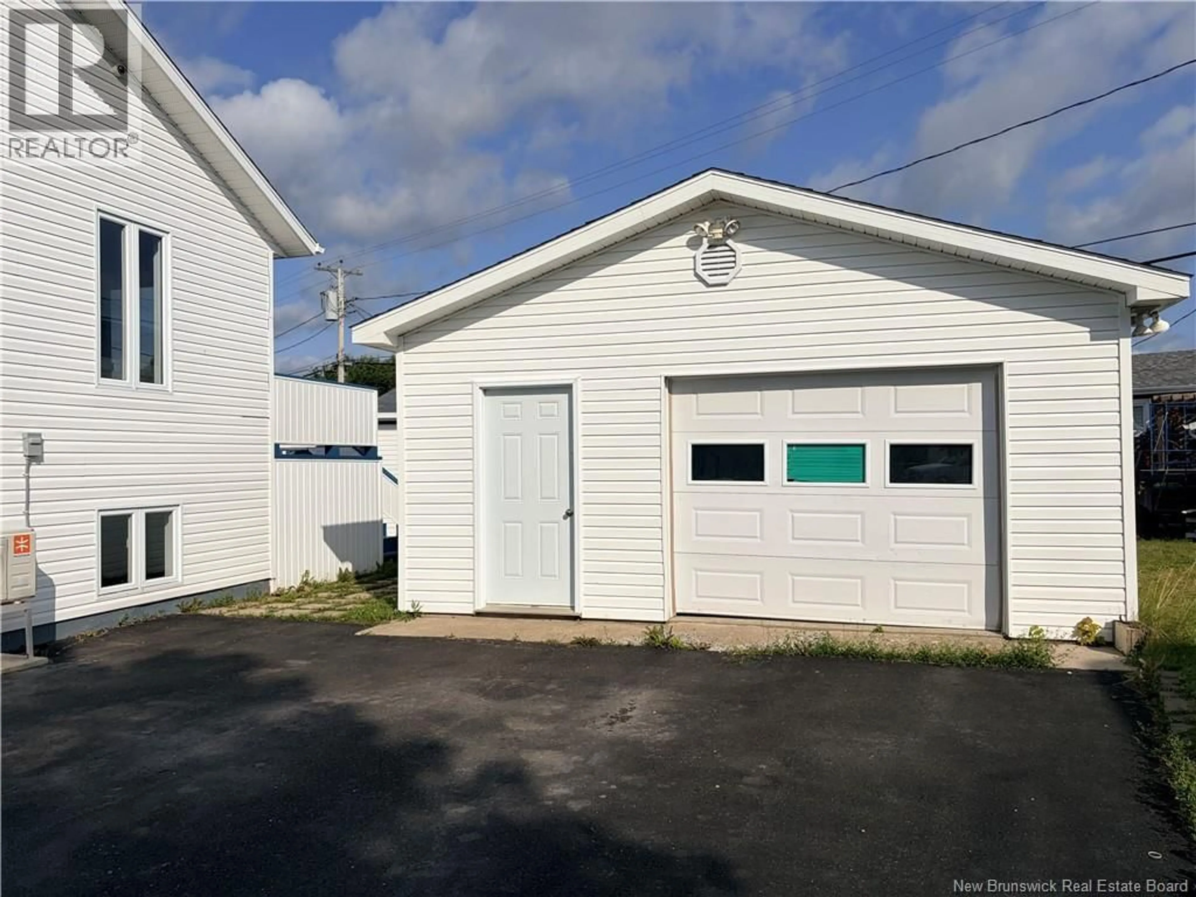 Indoor garage for 764 RUE CHAMPLAIN STREET, Beresford New Brunswick E8K1R9