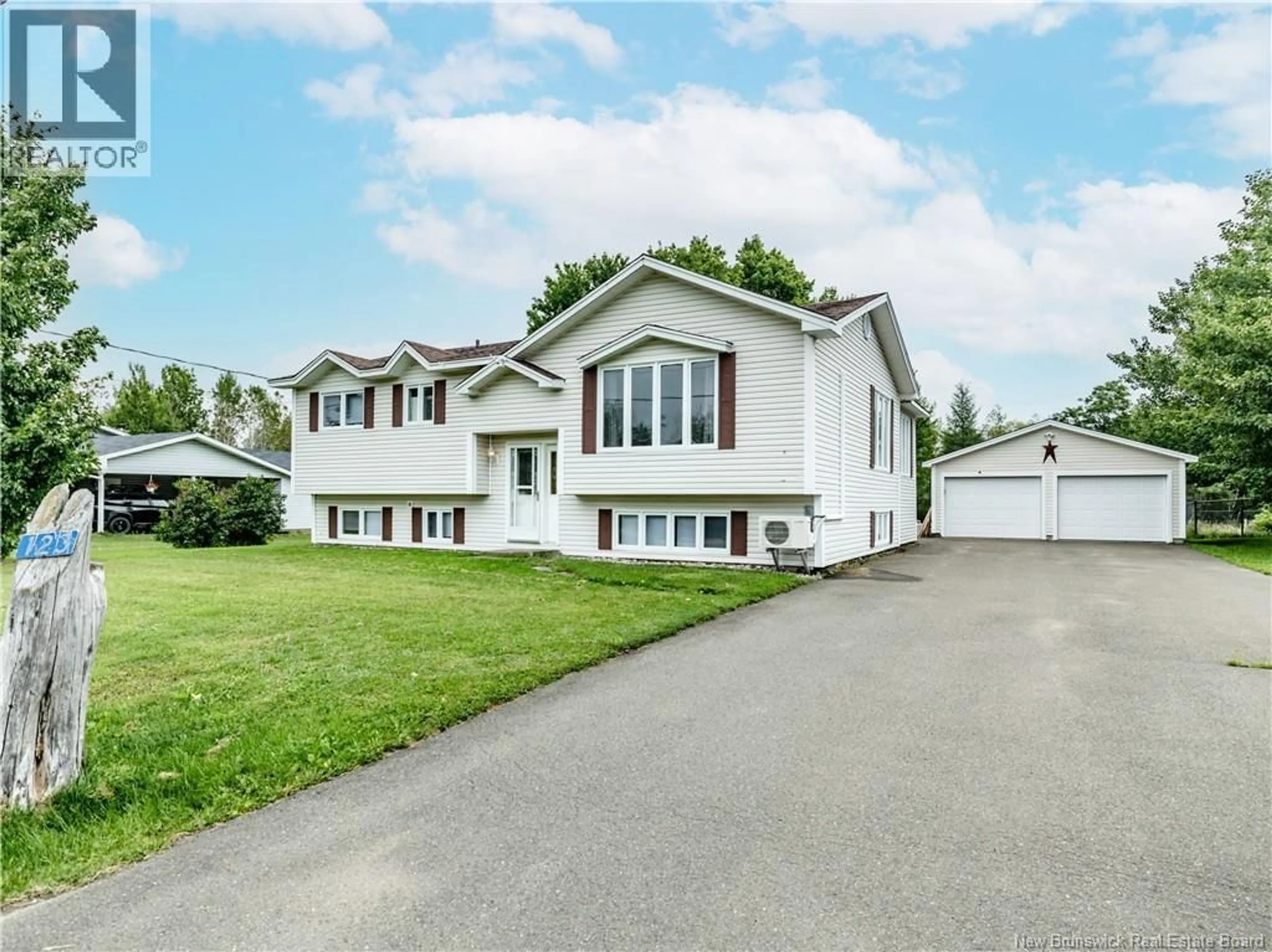Home with vinyl exterior material, street for 123 ACADIE, Saint-Antoine New Brunswick E4V1B5