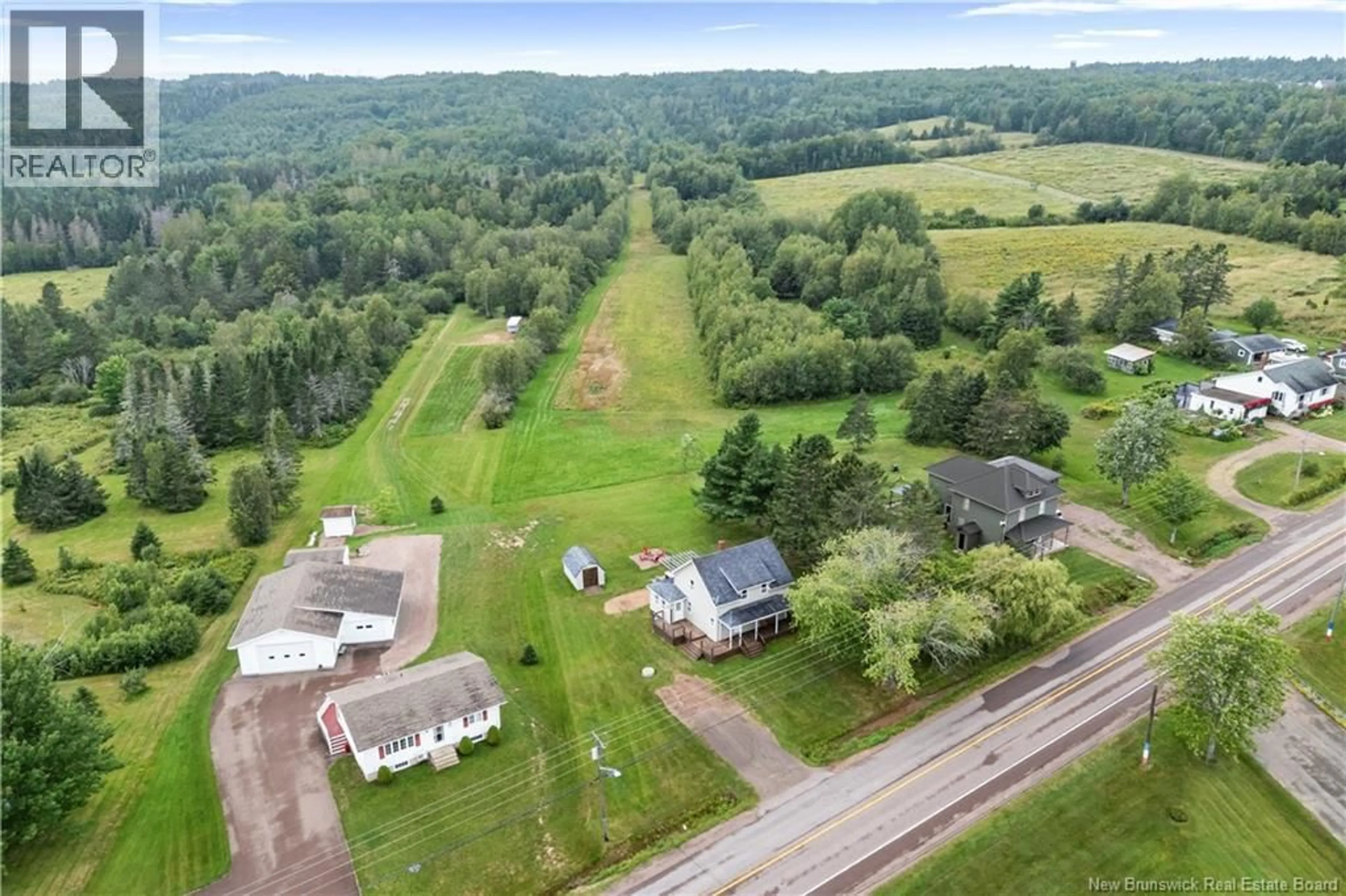 A pic from outside/outdoor area/front of a property/back of a property/a pic from drone, unknown for 381 LA VALLÉE ROAD, Memramcook New Brunswick E4K3C5
