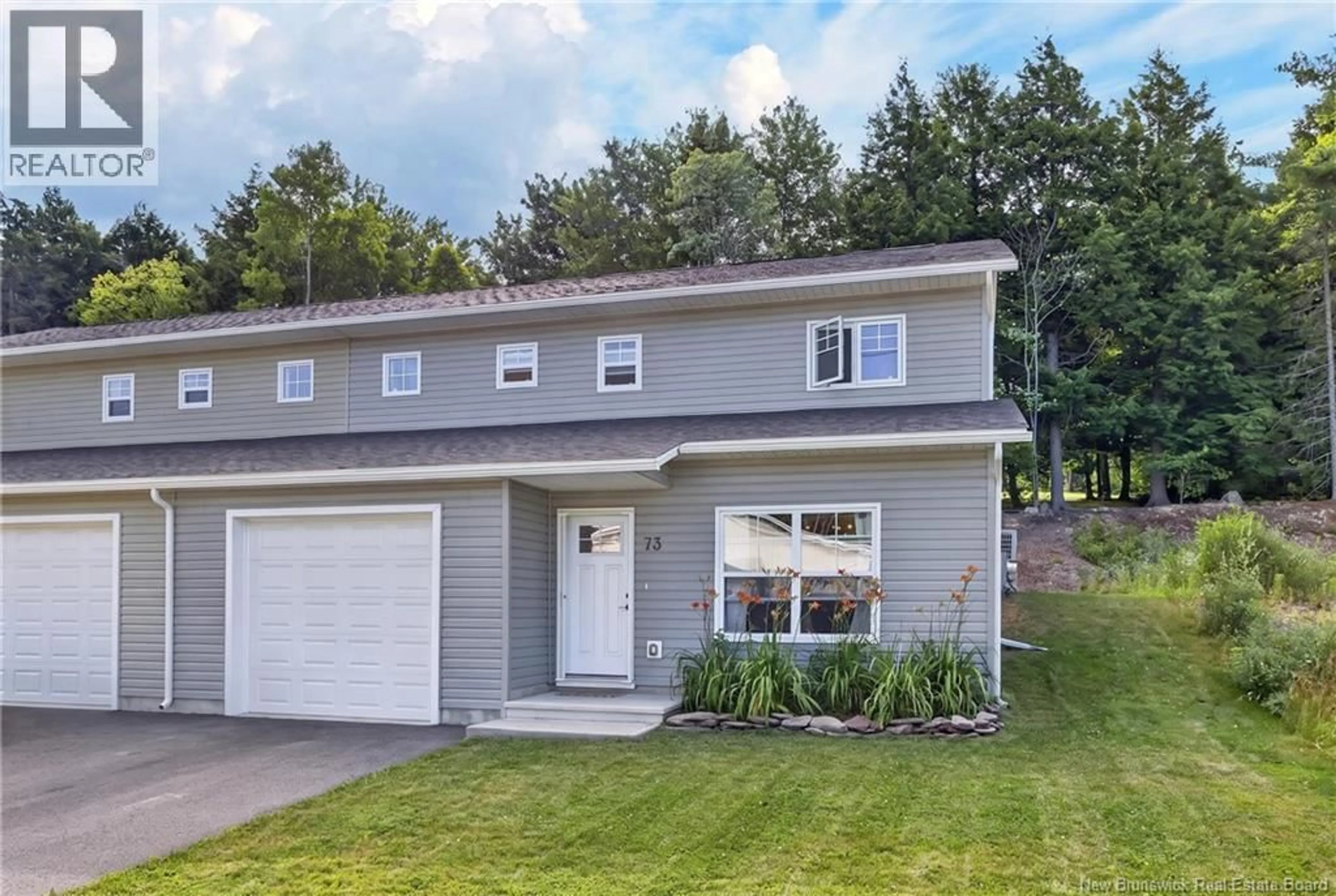 Home with vinyl exterior material, street for 73 DEWITT ACRES, Fredericton New Brunswick E3A6S3