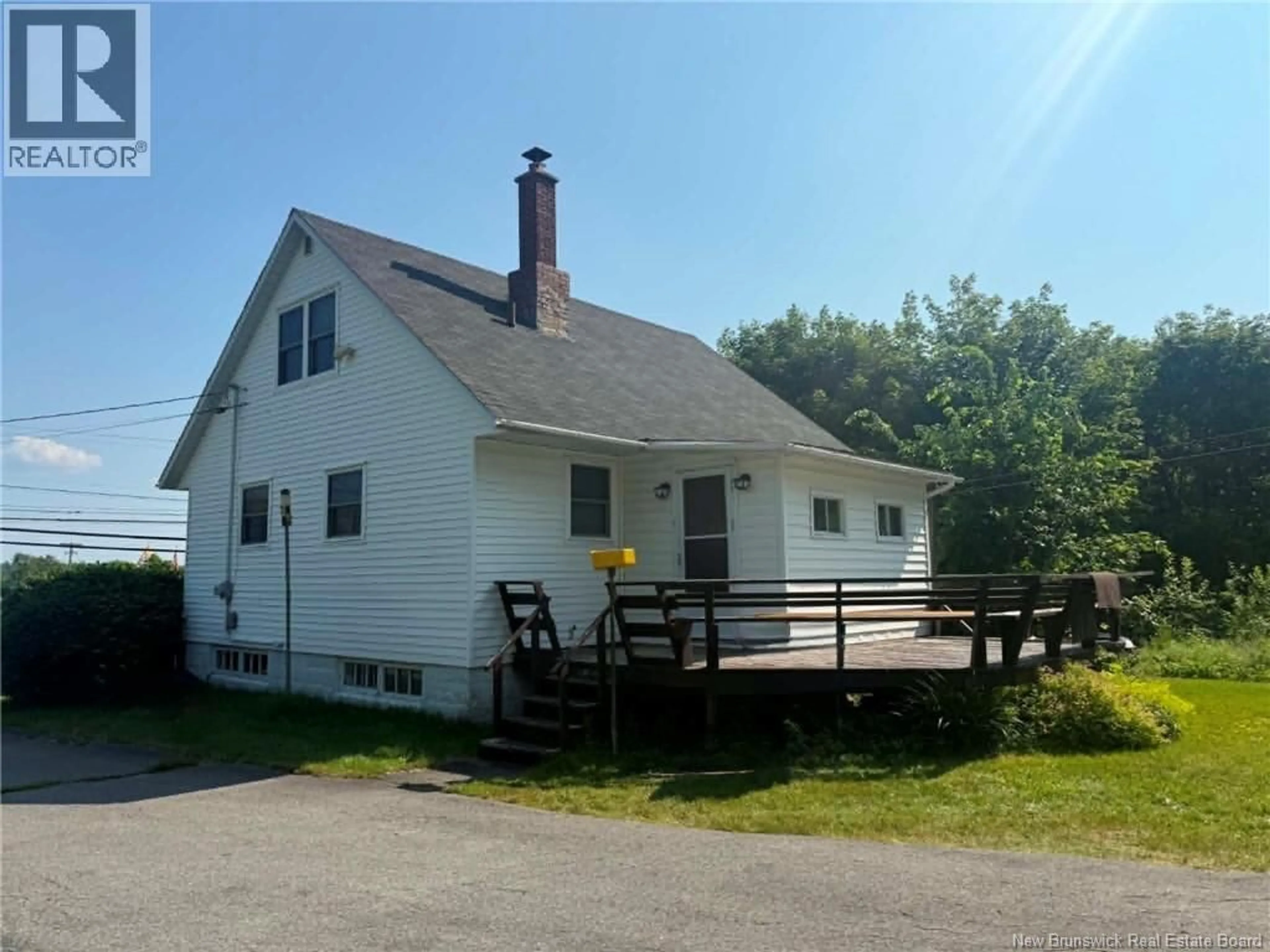 A pic from outside/outdoor area/front of a property/back of a property/a pic from drone, street for 2393 KING GEORGE HWY, Miramichi New Brunswick E1V6W1