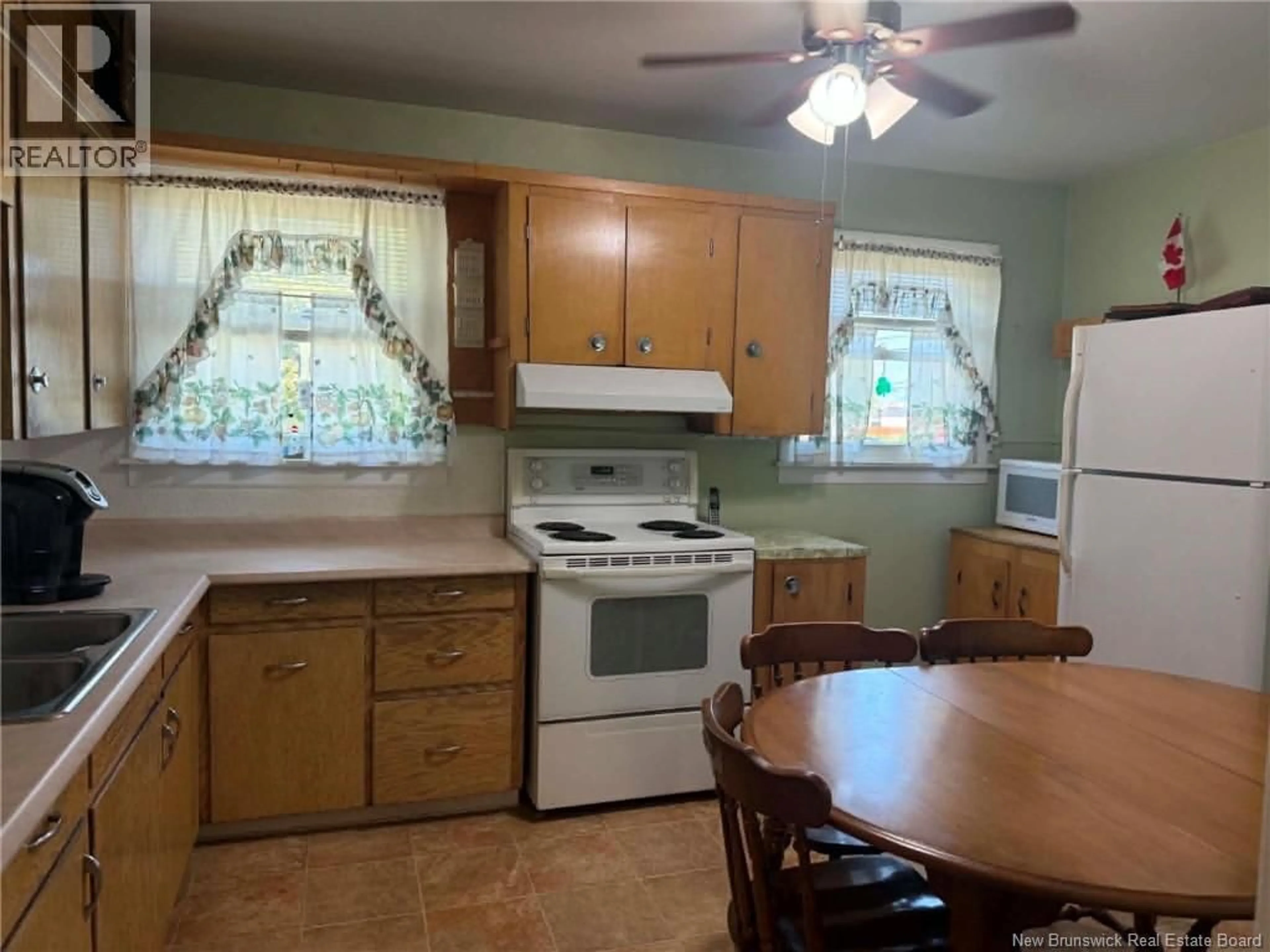 Standard kitchen, ceramic/tile floor for 2393 KING GEORGE HWY, Miramichi New Brunswick E1V6W1