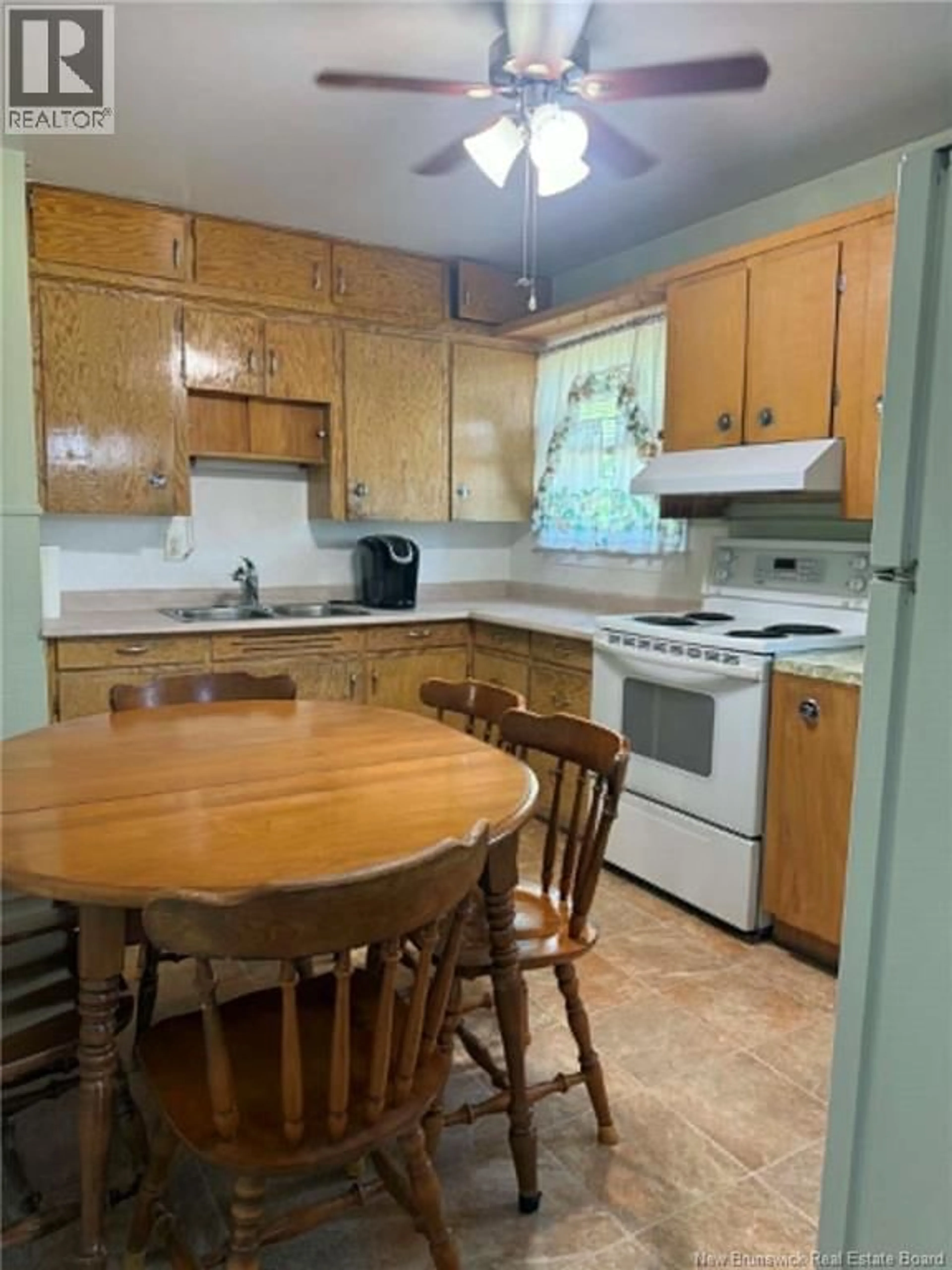 Standard kitchen, unknown for 2393 KING GEORGE HWY, Miramichi New Brunswick E1V6W1